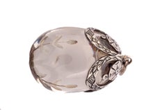 Huevo Ovalado Victoriano de Cristal de Roca con Rosa Tudor