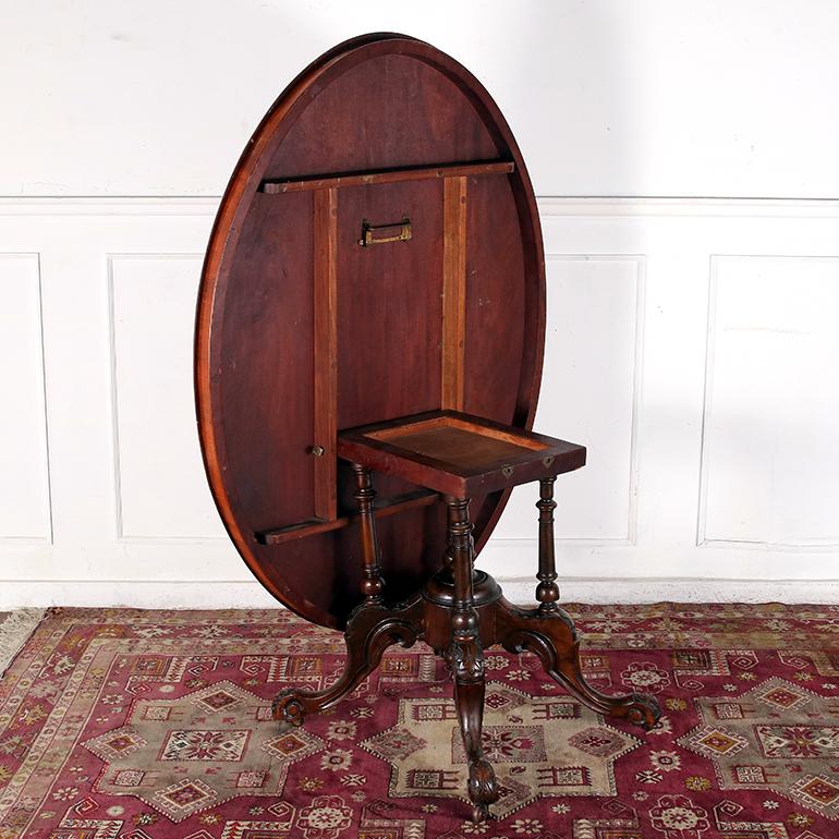 Victorian Oval Tilt Top Dining or Cards Table with Parquetry Design In Good Condition For Sale In Vancouver, British Columbia