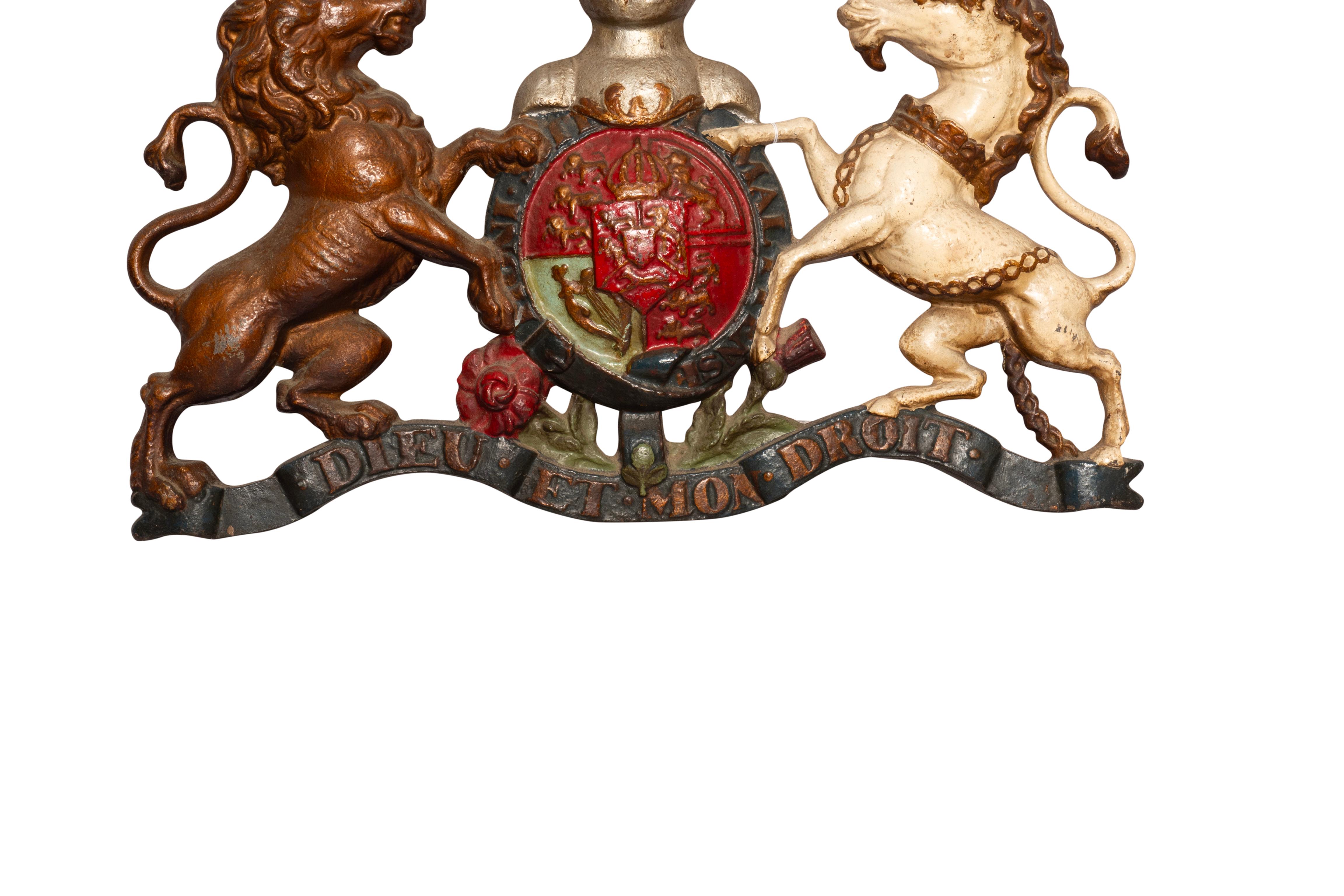 Late 19th Century Victorian Painted Cast Iron Crest Of The United Kingdom For Sale