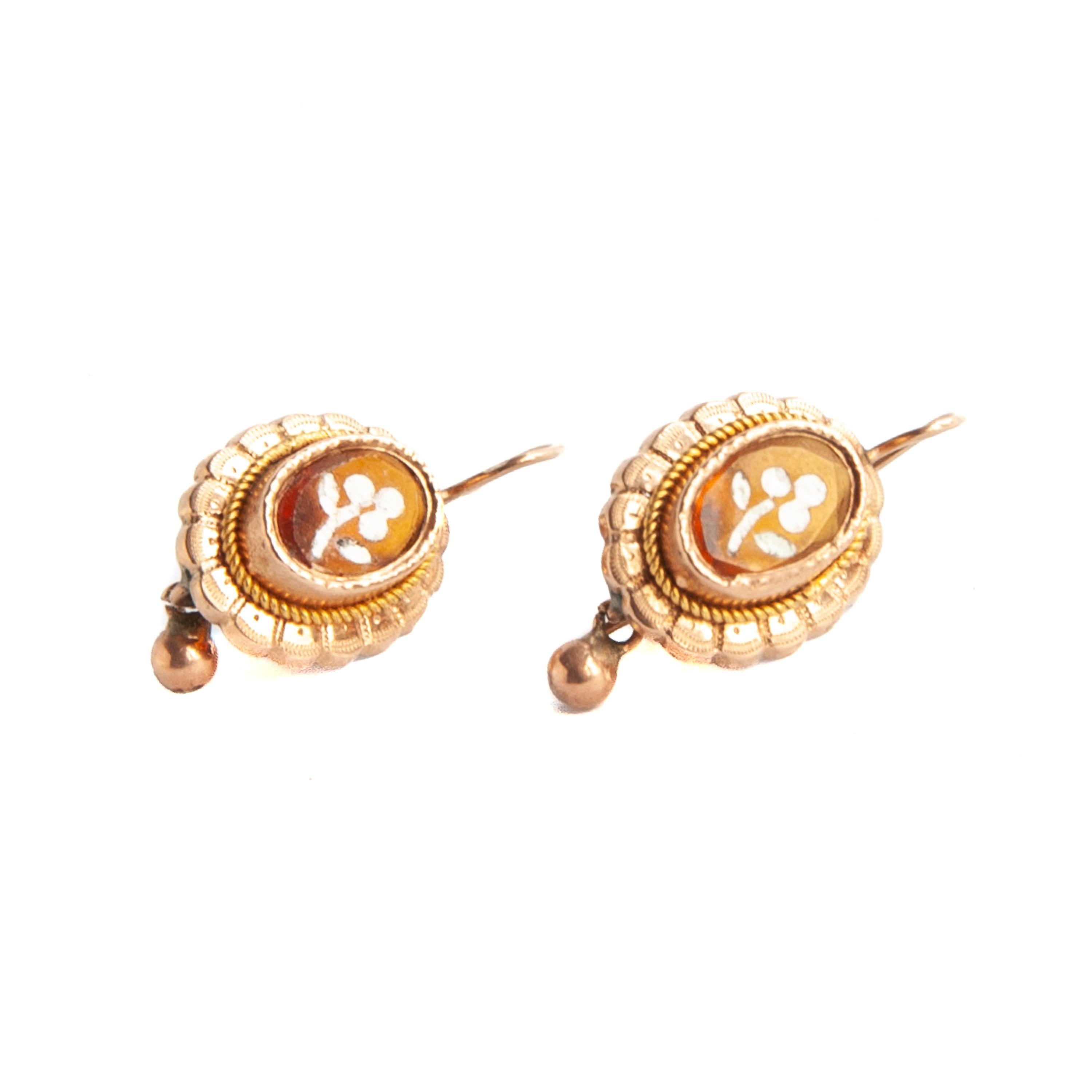 gold earrings