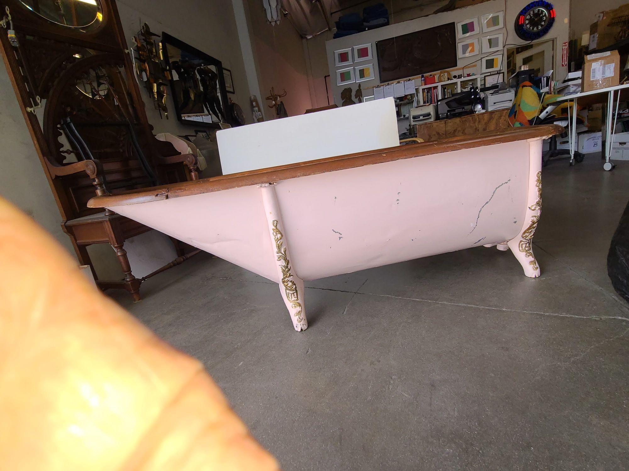 Victorian Painted Galvanized Steel Clawfoot Bathtub w/ Oak Roll Rim, Circa 1890 In Excellent Condition In Van Nuys, CA