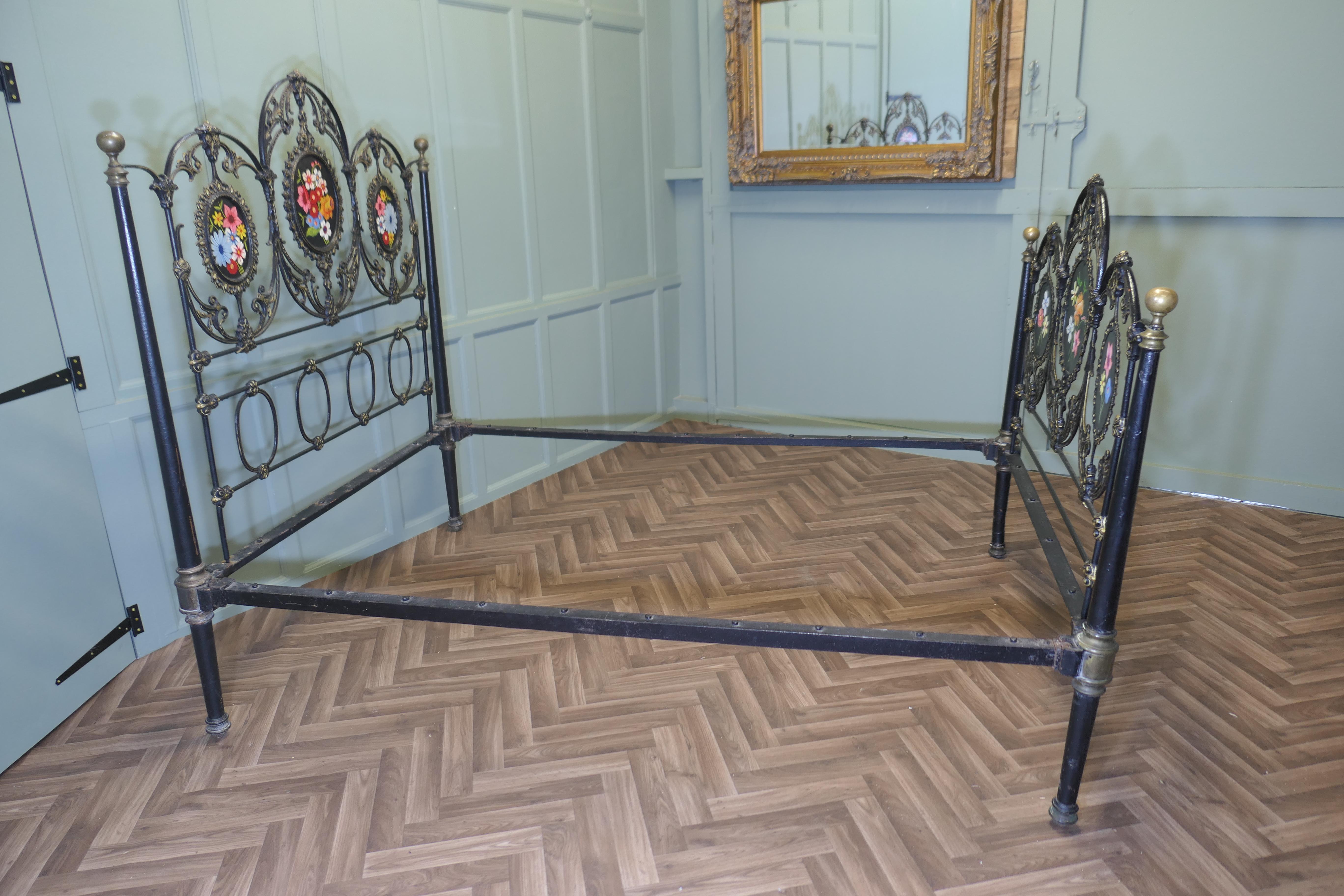 Victorian painted Iron Double Bed   This is a unique and very pretty bed 2