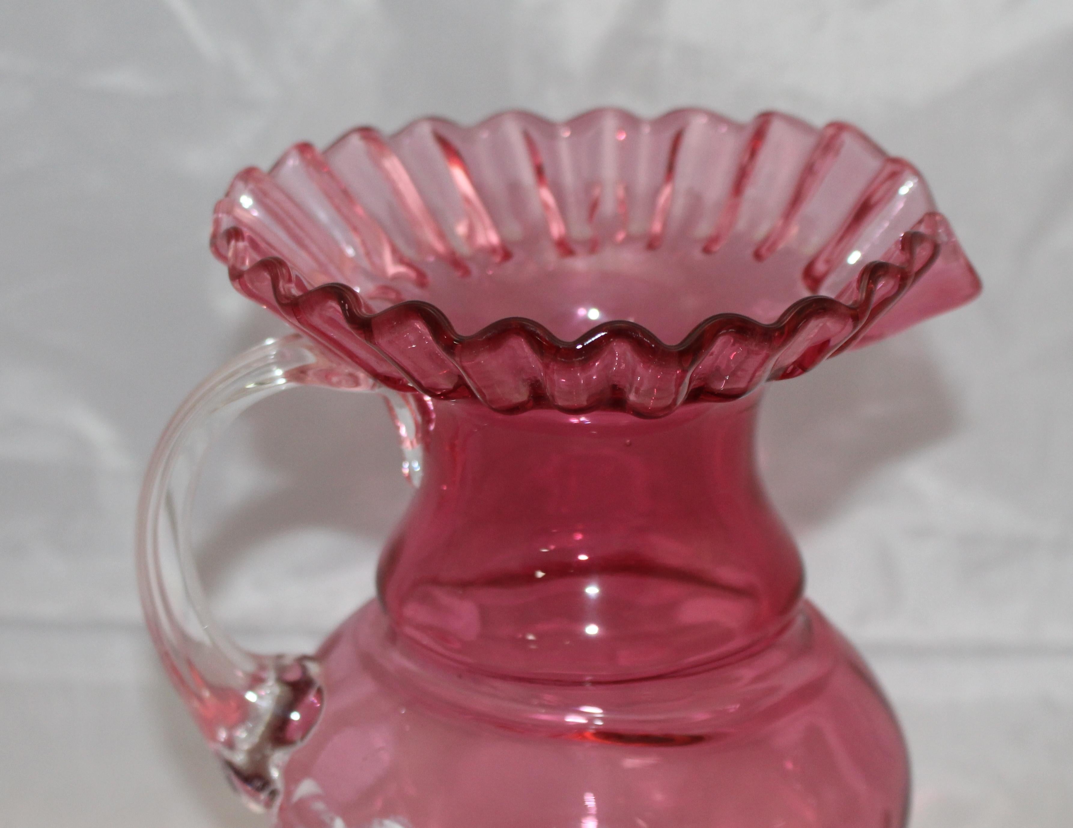 Victorian Painted Mary Gregory Cranberry Glass Jug In Excellent Condition For Sale In Worcester, Worcestershire