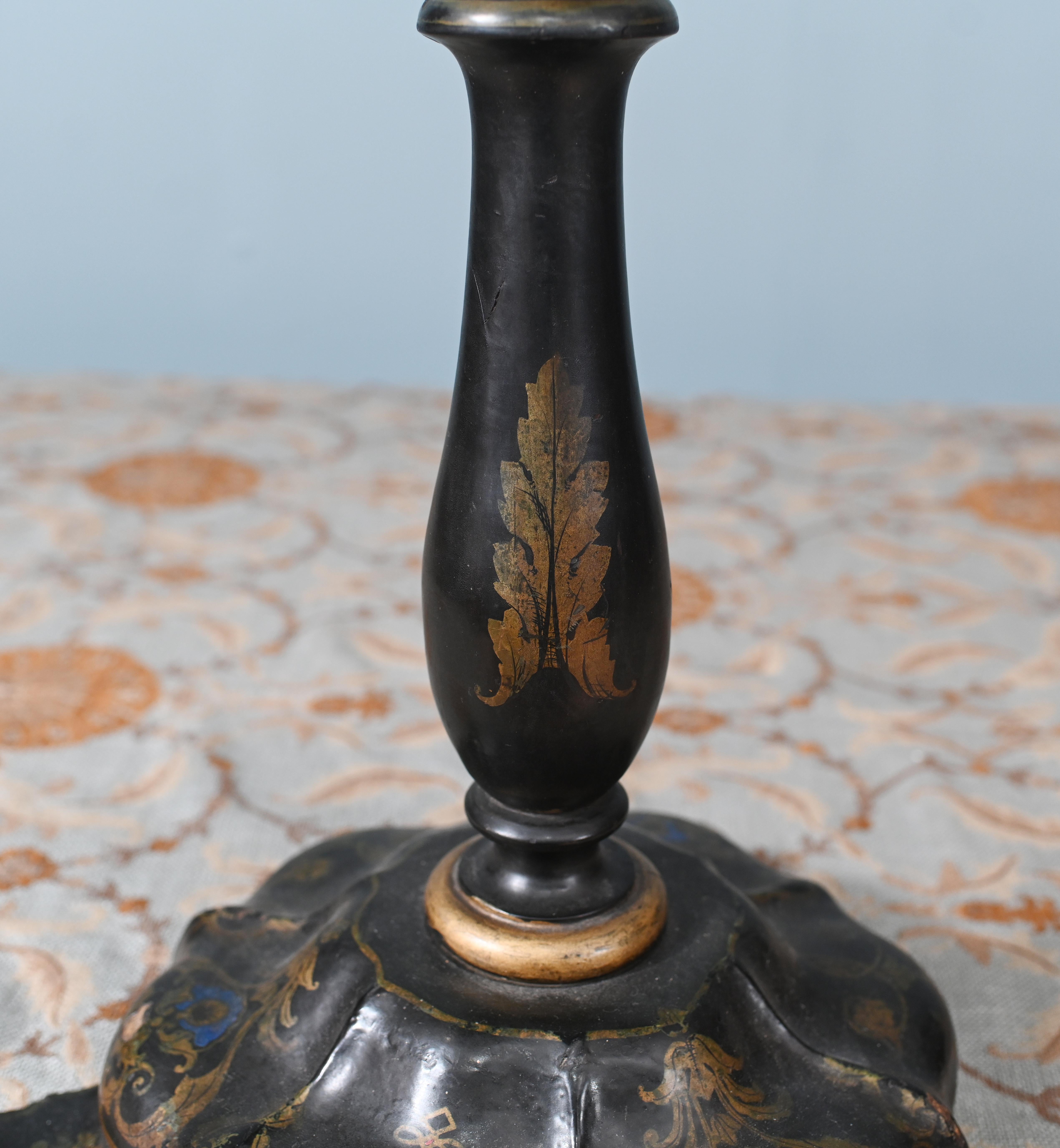 Victorian Painted Side Table 1880 Osbourne House Queen Victoria For Sale 5