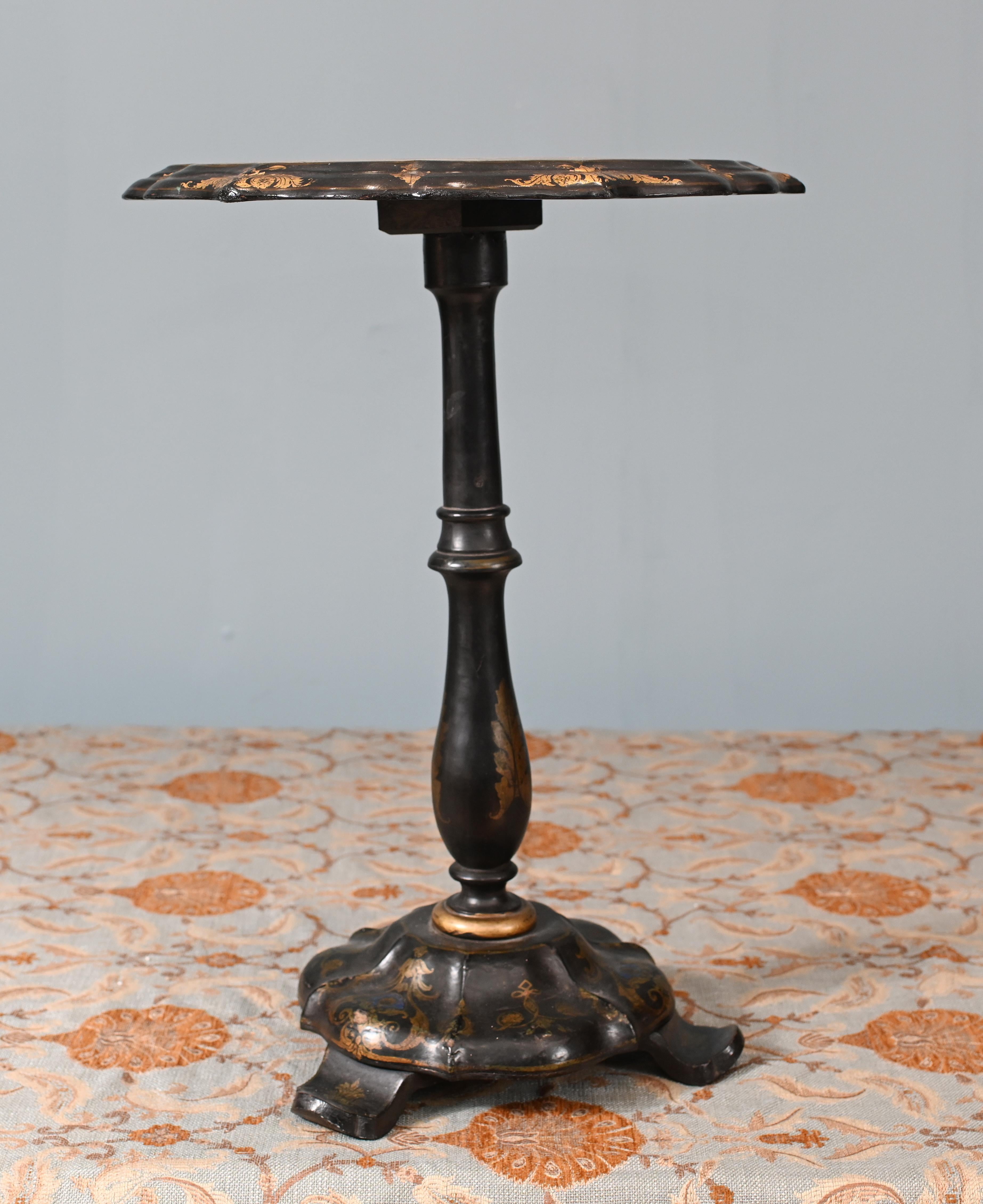 Victorian Painted Side Table 1880 Osbourne House Queen Victoria For Sale 2