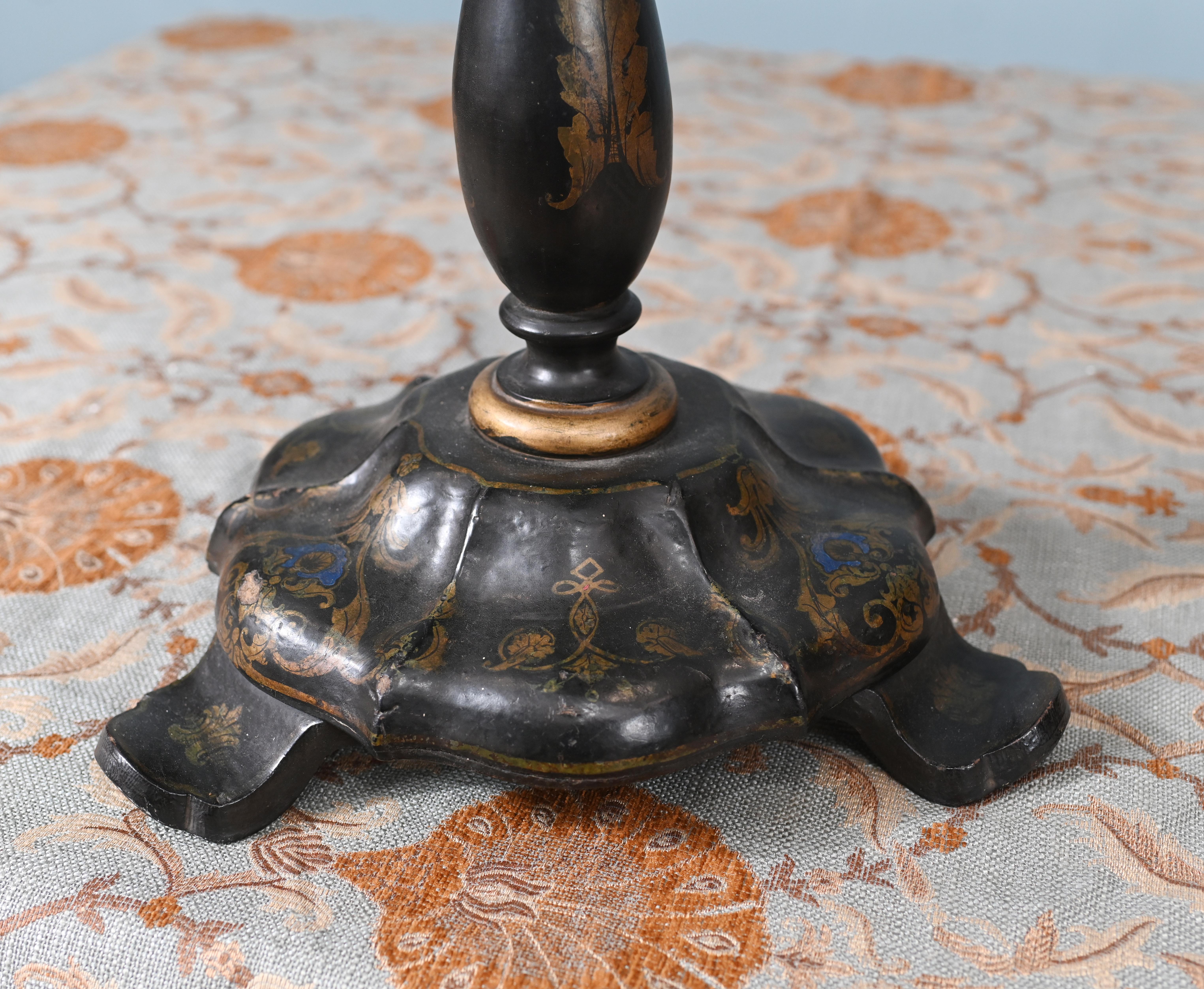 Victorian Painted Side Table 1880 Osbourne House Queen Victoria For Sale 4