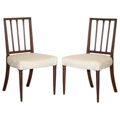 PAiR VICTORIANO DE SILLAS LATERALES CON ASIENTOS DE TELA CREMA