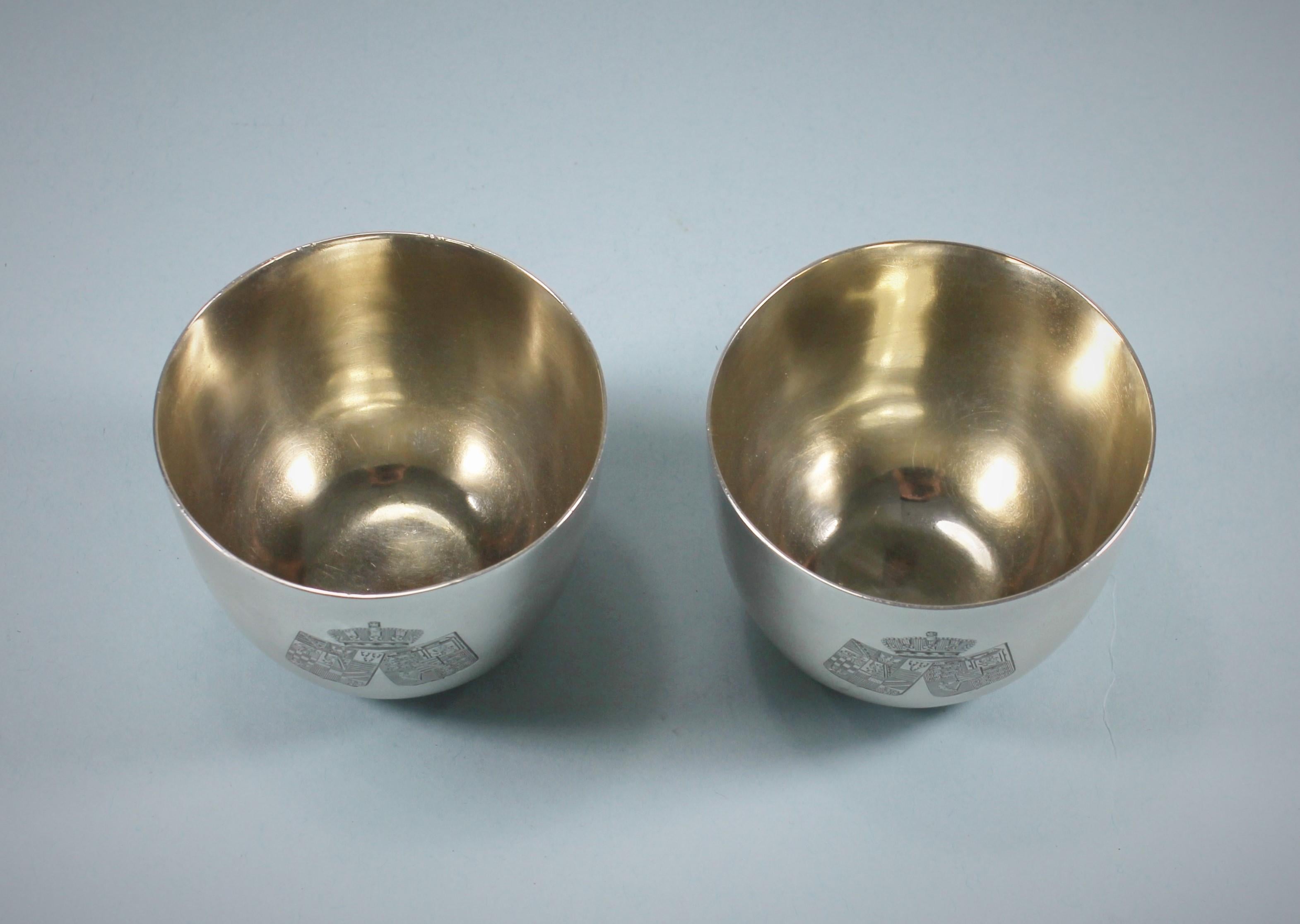 Victorian Pair of Sterling Silver Tumbler Cups, London, 1891 For Sale 3