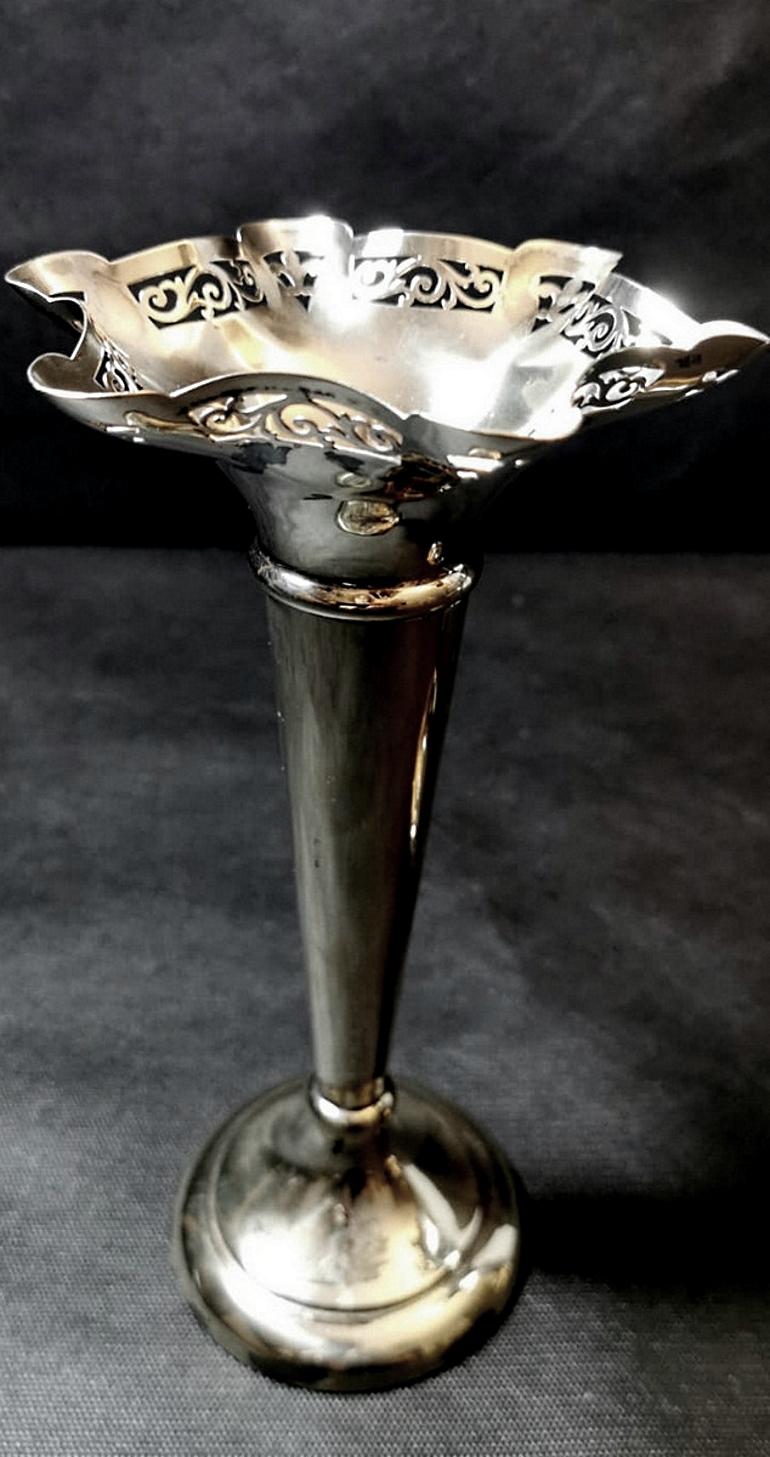 Silvered Victorian Pair of Trumpet Vases in Silver Plated Epns, England