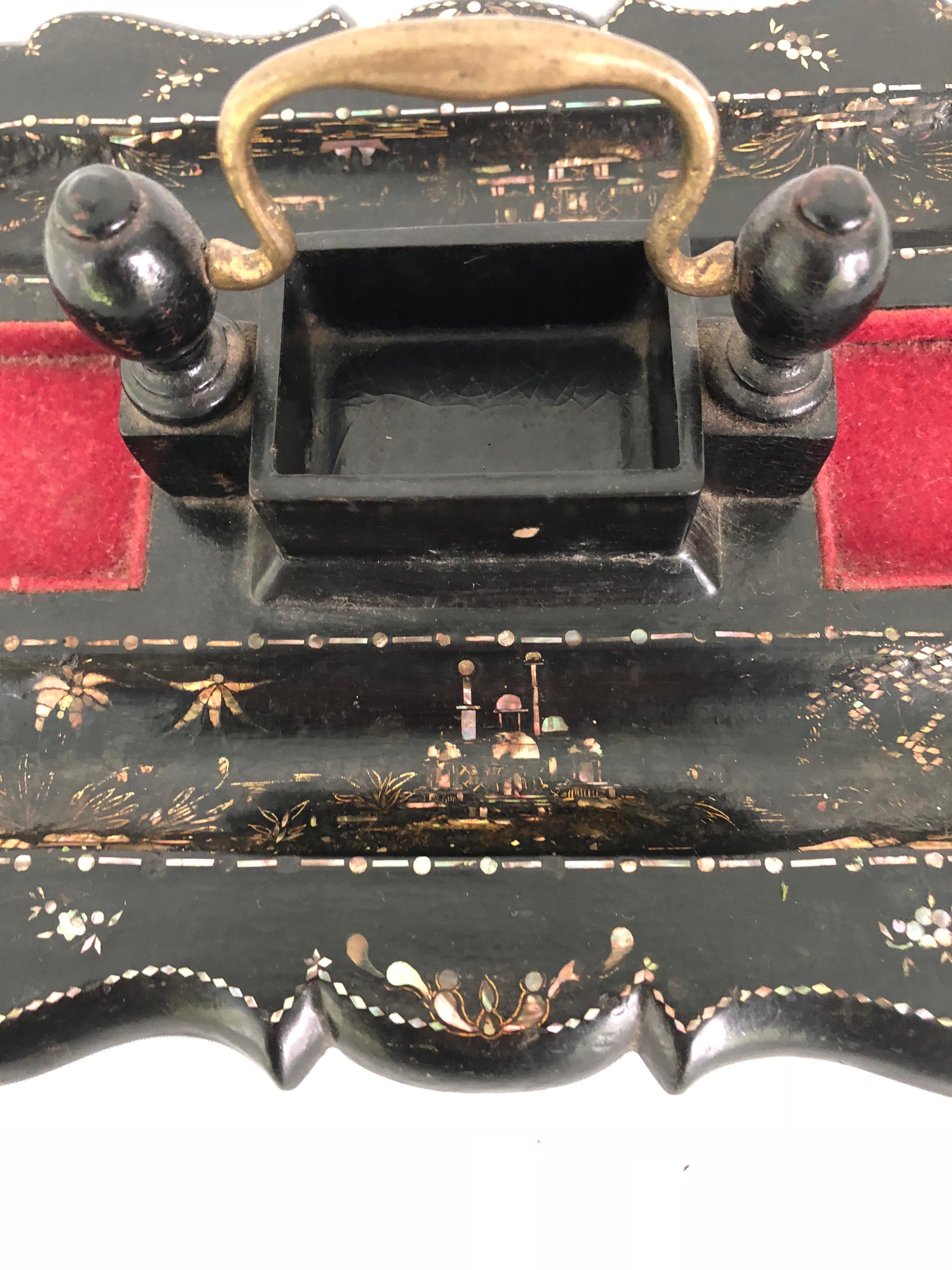 Victorian Papier-Mâché Pen and Ink Stand In Good Condition For Sale In Hudson, NY