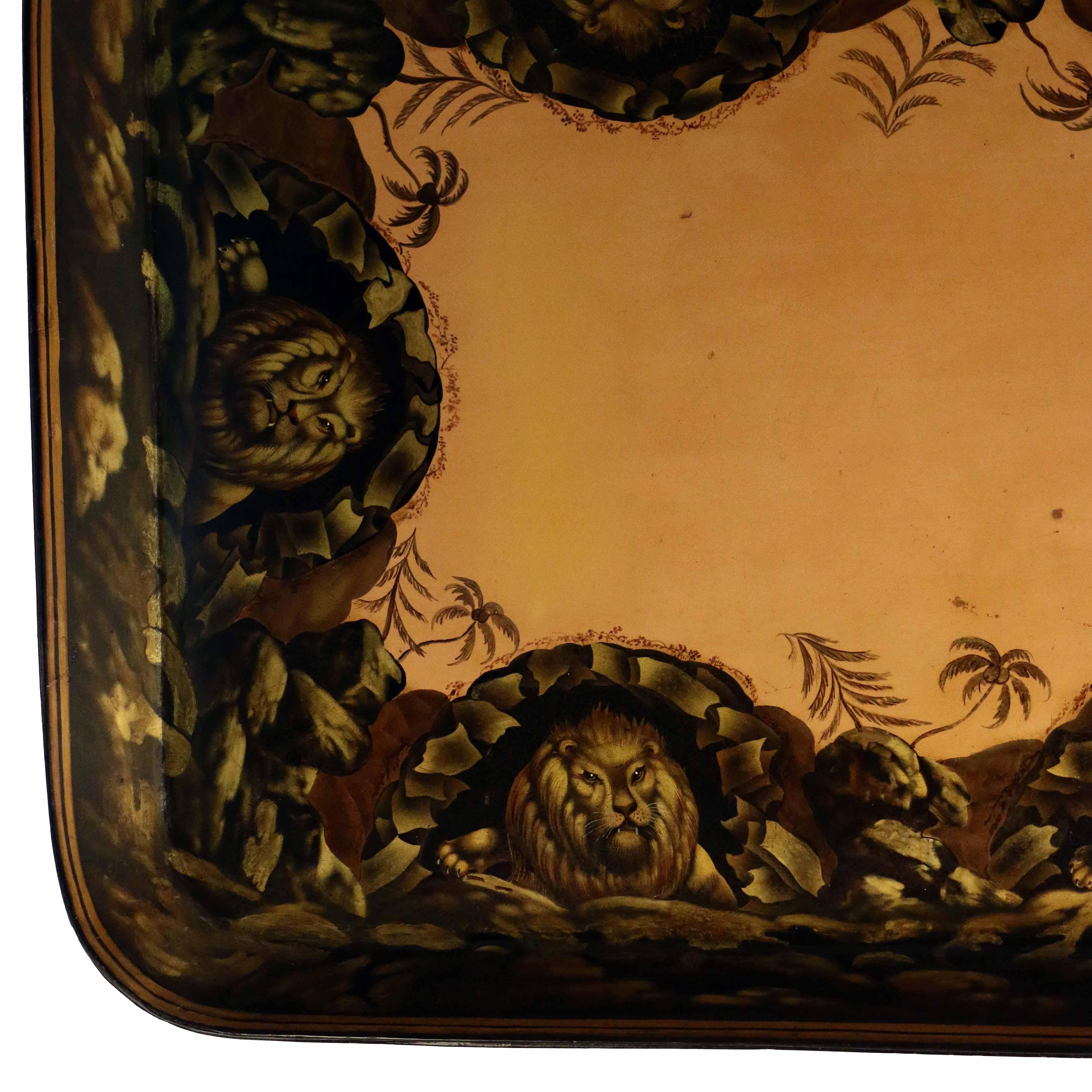 Viktorianisches Pappmaché-Tablett auf Stand (19. Jahrhundert) im Angebot