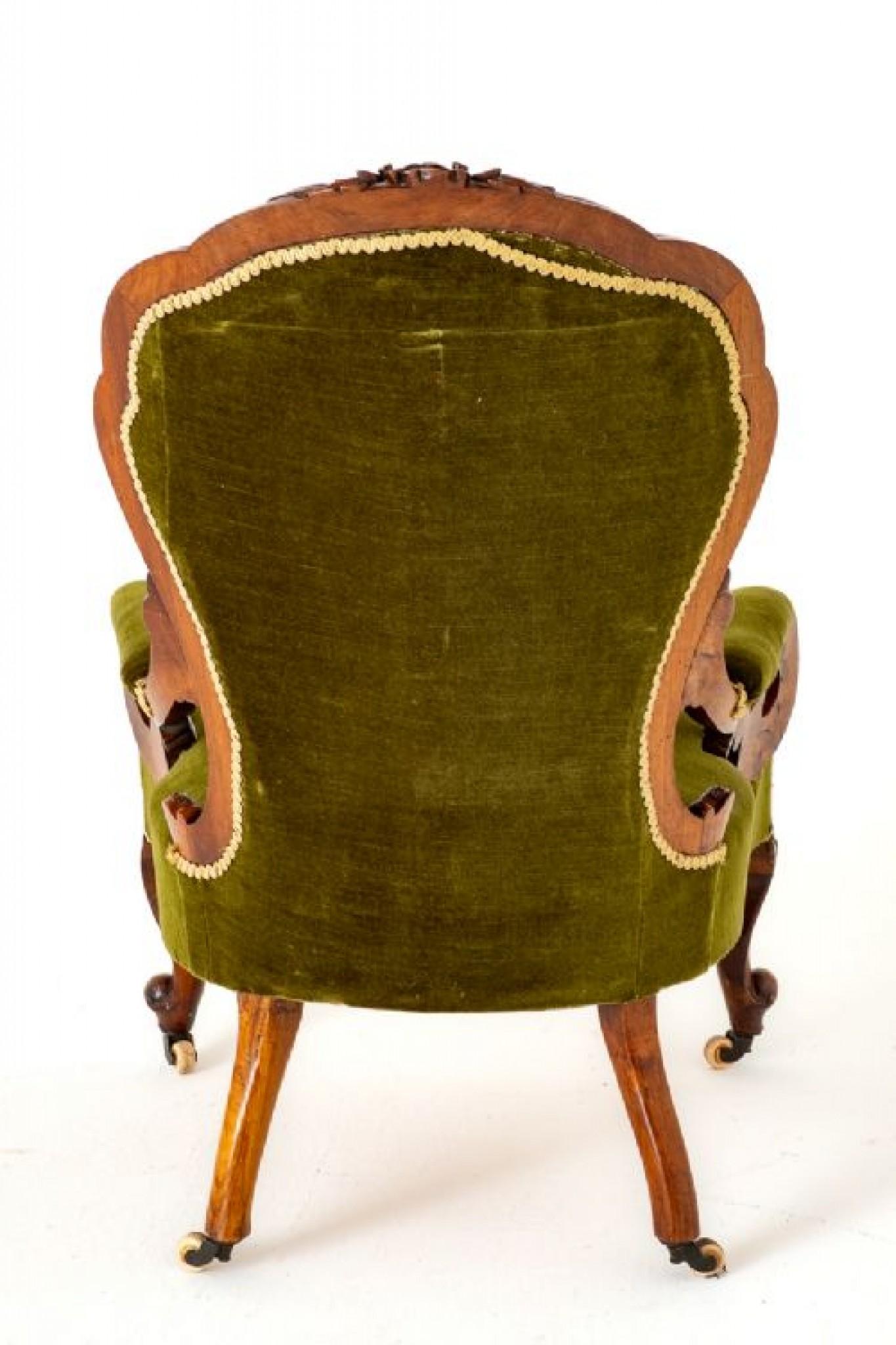 Victorian Parlour Arm Chair Walnut For Sale 1