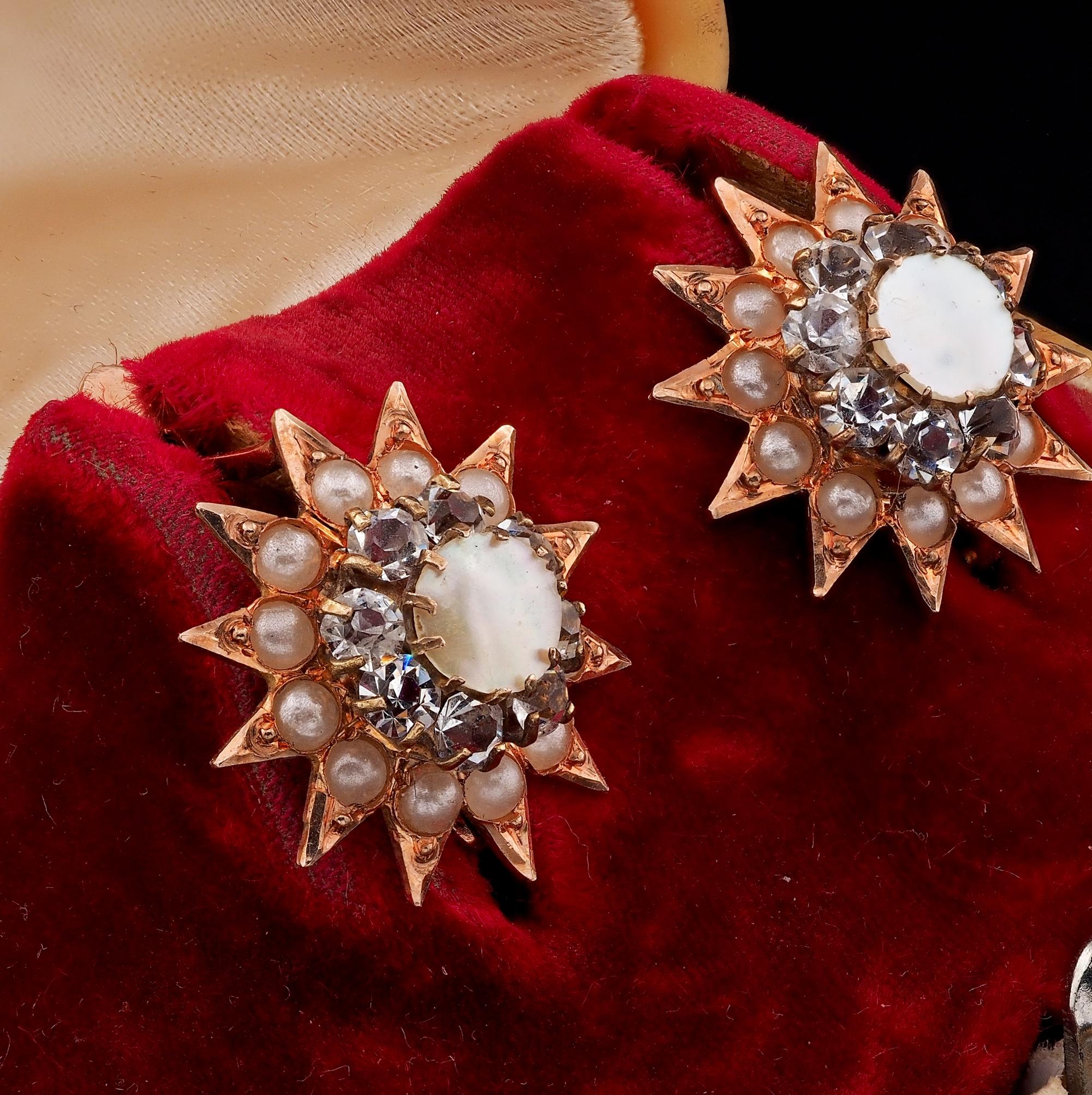 Taille cabochon Boucles d'oreilles victoriennes en nacre avec pierres en pâte 18 KT en vente