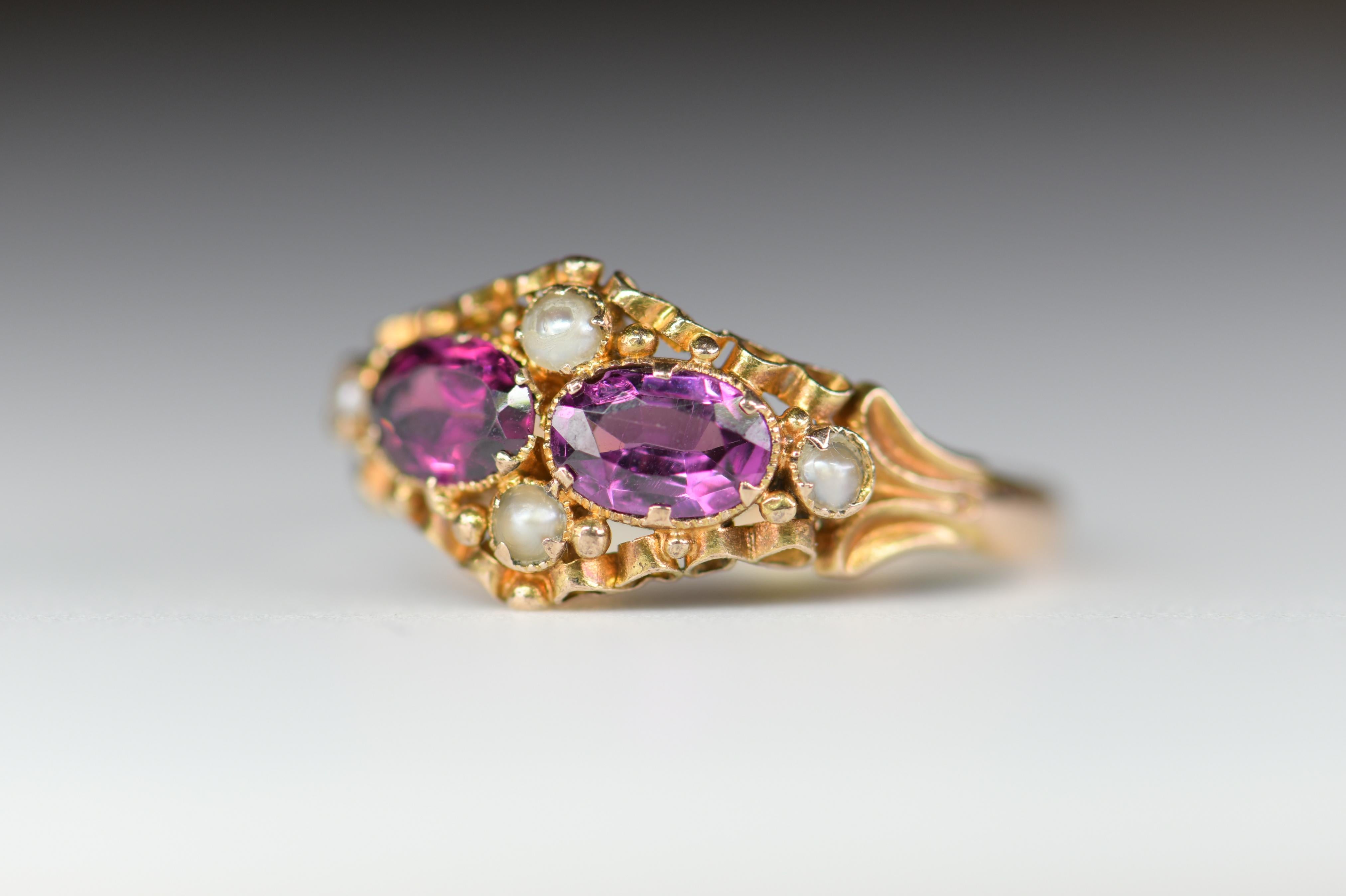 Victorian Pearl and Amethyst 15 Karat Gold Antique Ring In Excellent Condition In Banbury, GB