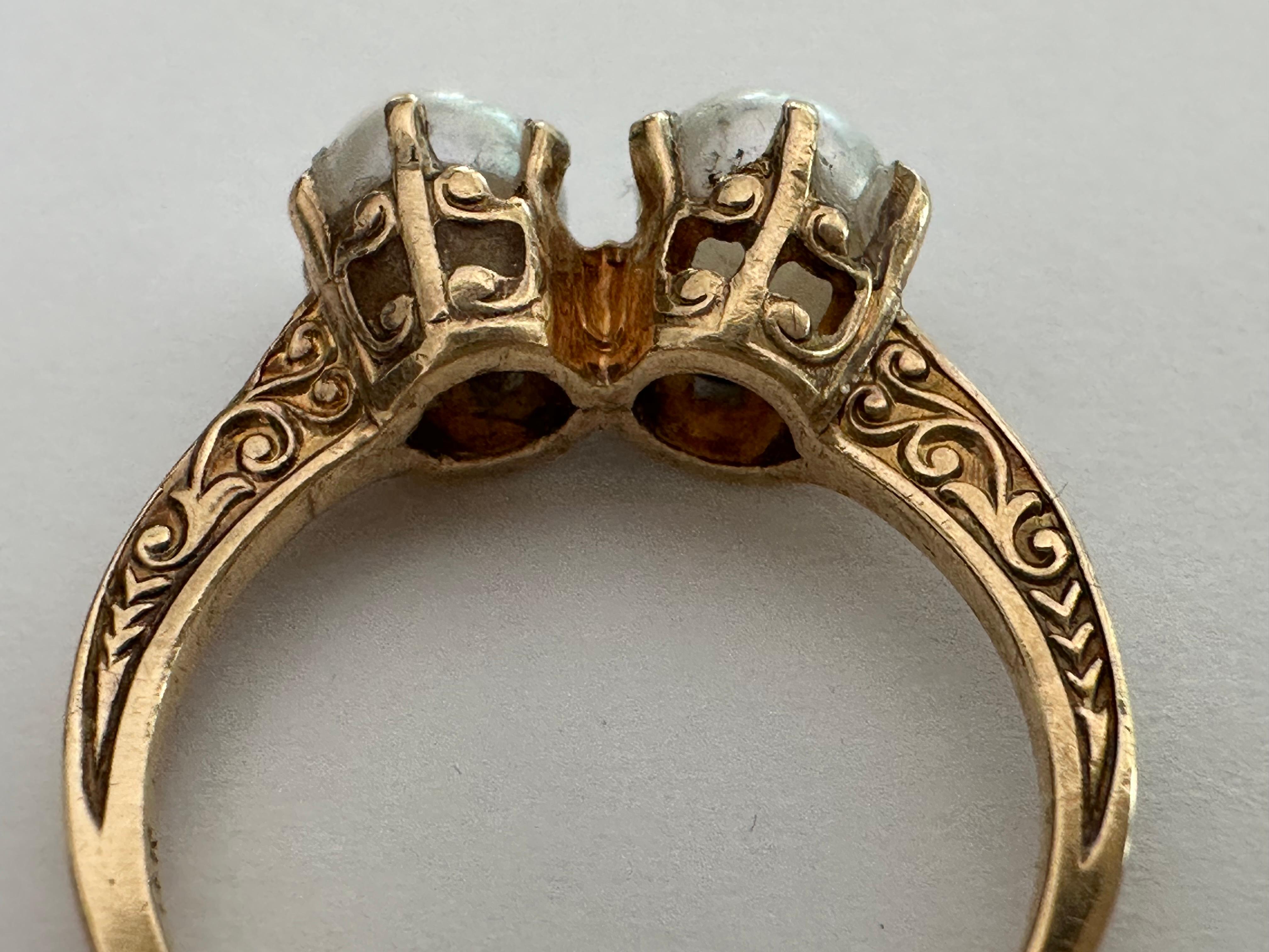 Viktorianischer Perlen- und 14K Gelbgold Toi et Moi Ring im Angebot 4