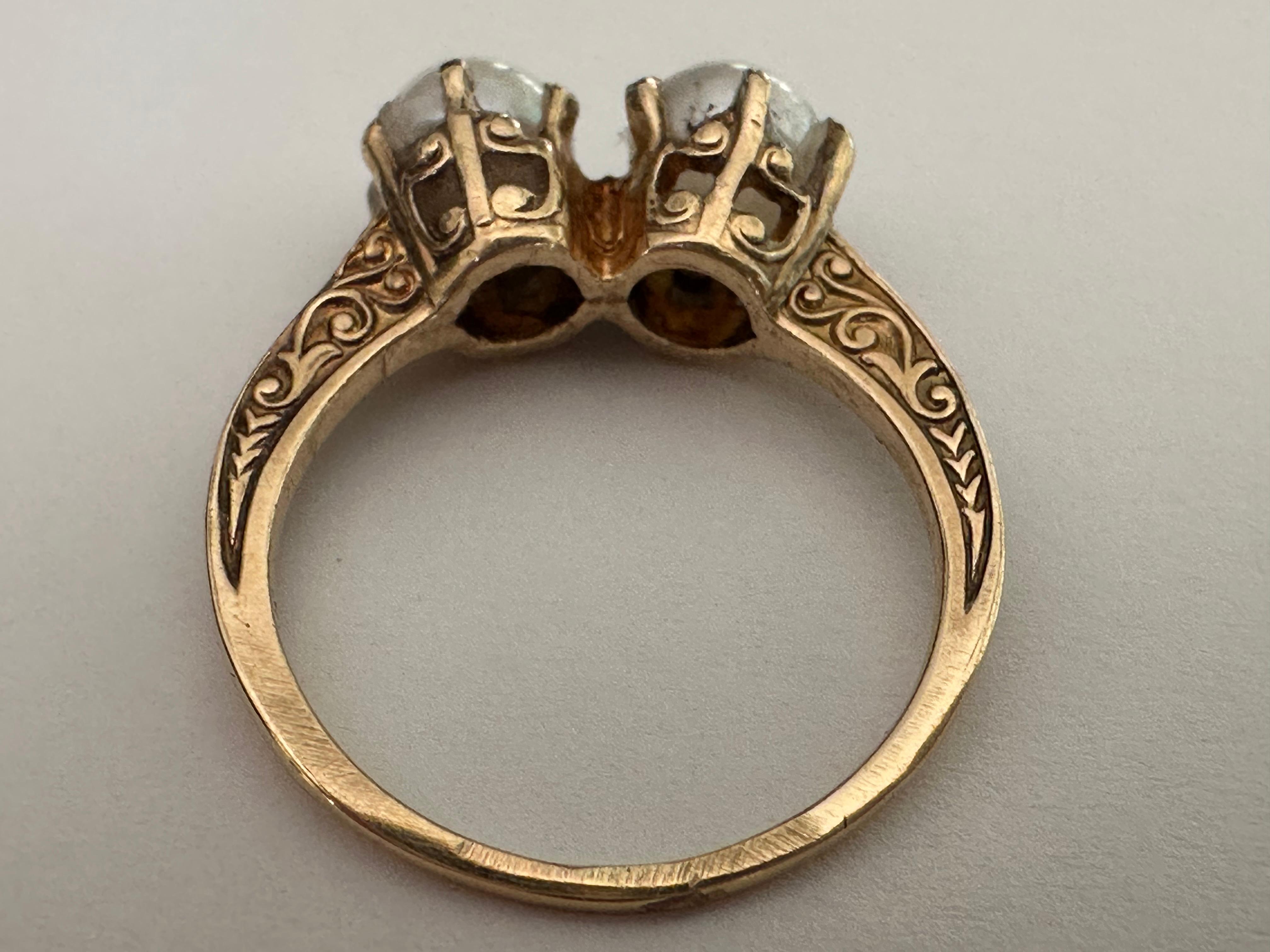 Viktorianischer Perlen- und 14K Gelbgold Toi et Moi Ring im Angebot 3