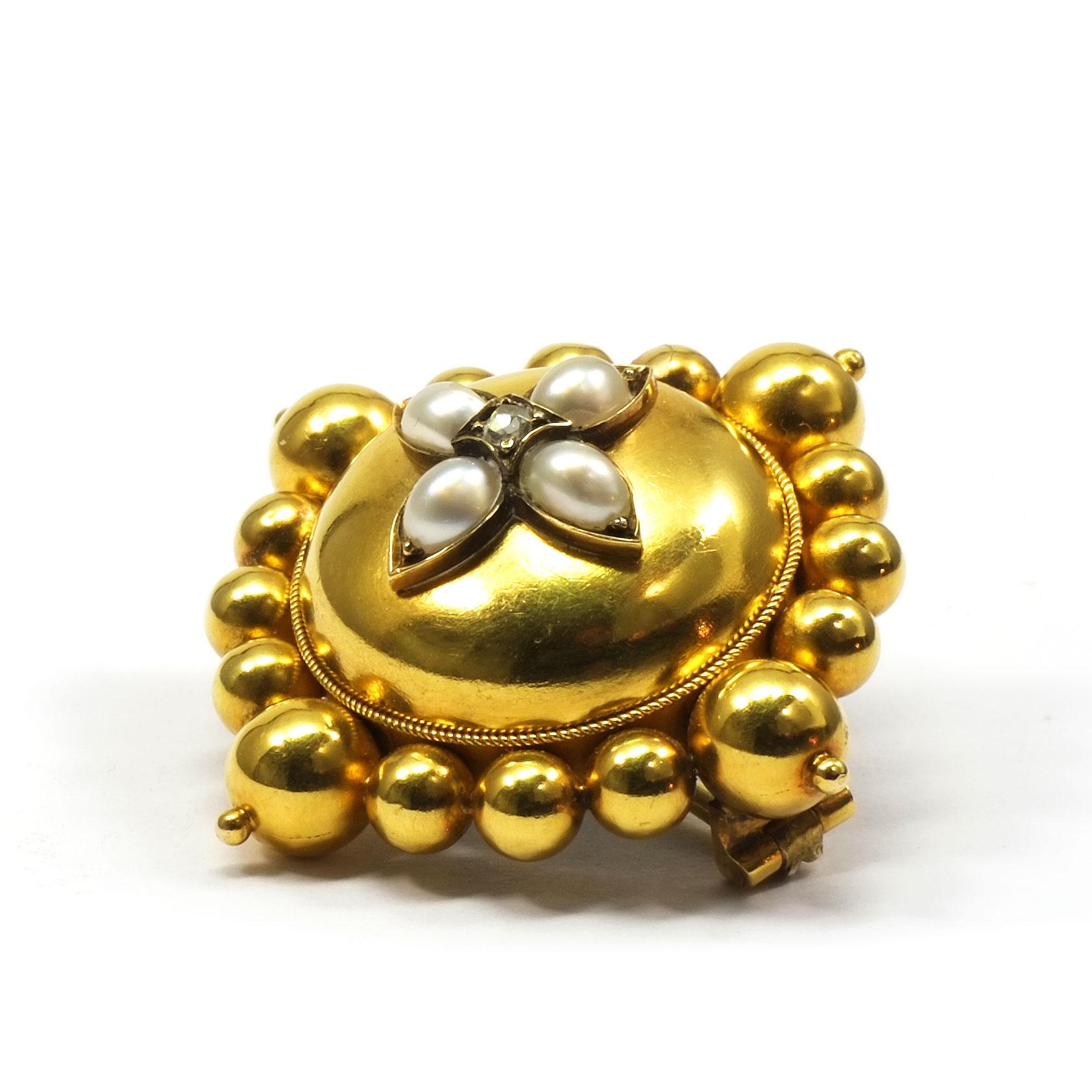 Early Victorian Victorian Pearl and Diamond 18K Gold Brooch, circa 1840