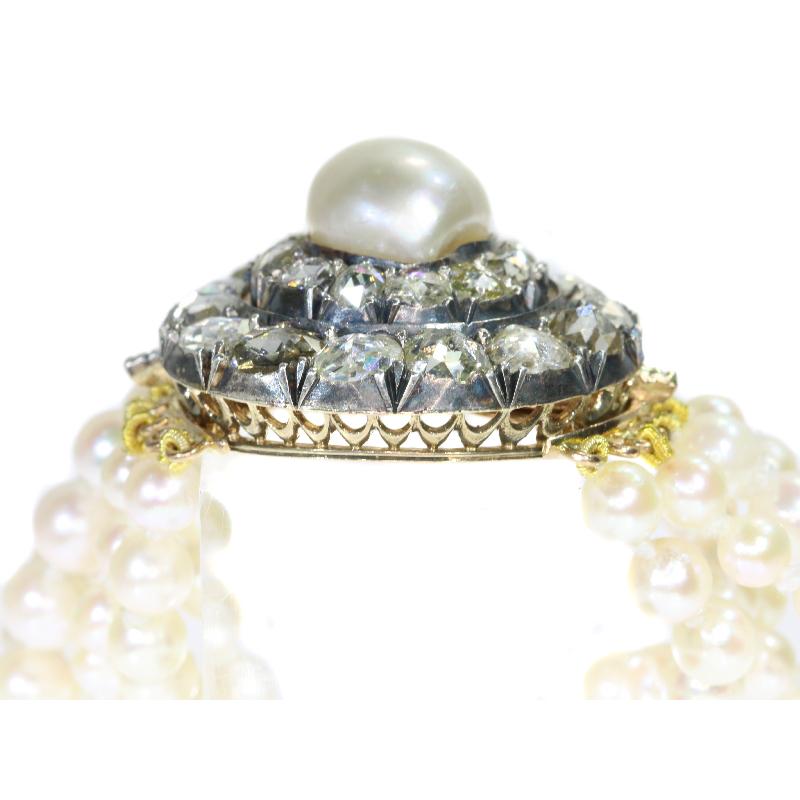 Antique 5-string Pearl Bracelet with Rose Cut Diamond Closure and Real Big Pearl For Sale 1