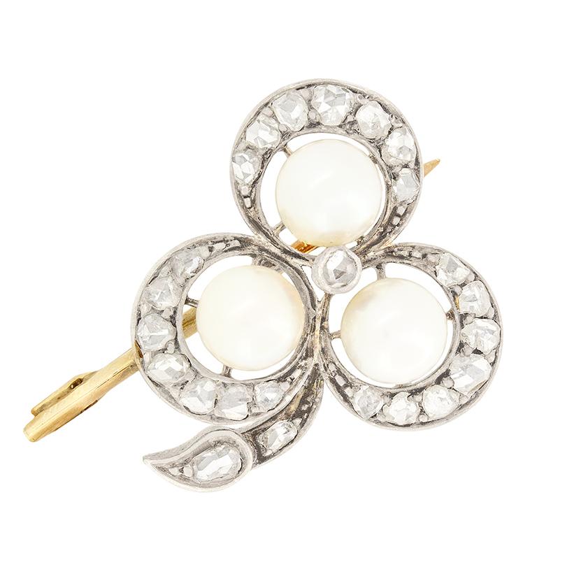 Victorian Pearl and Diamond Clover Brooch, c.1880s In Good Condition For Sale In London, GB