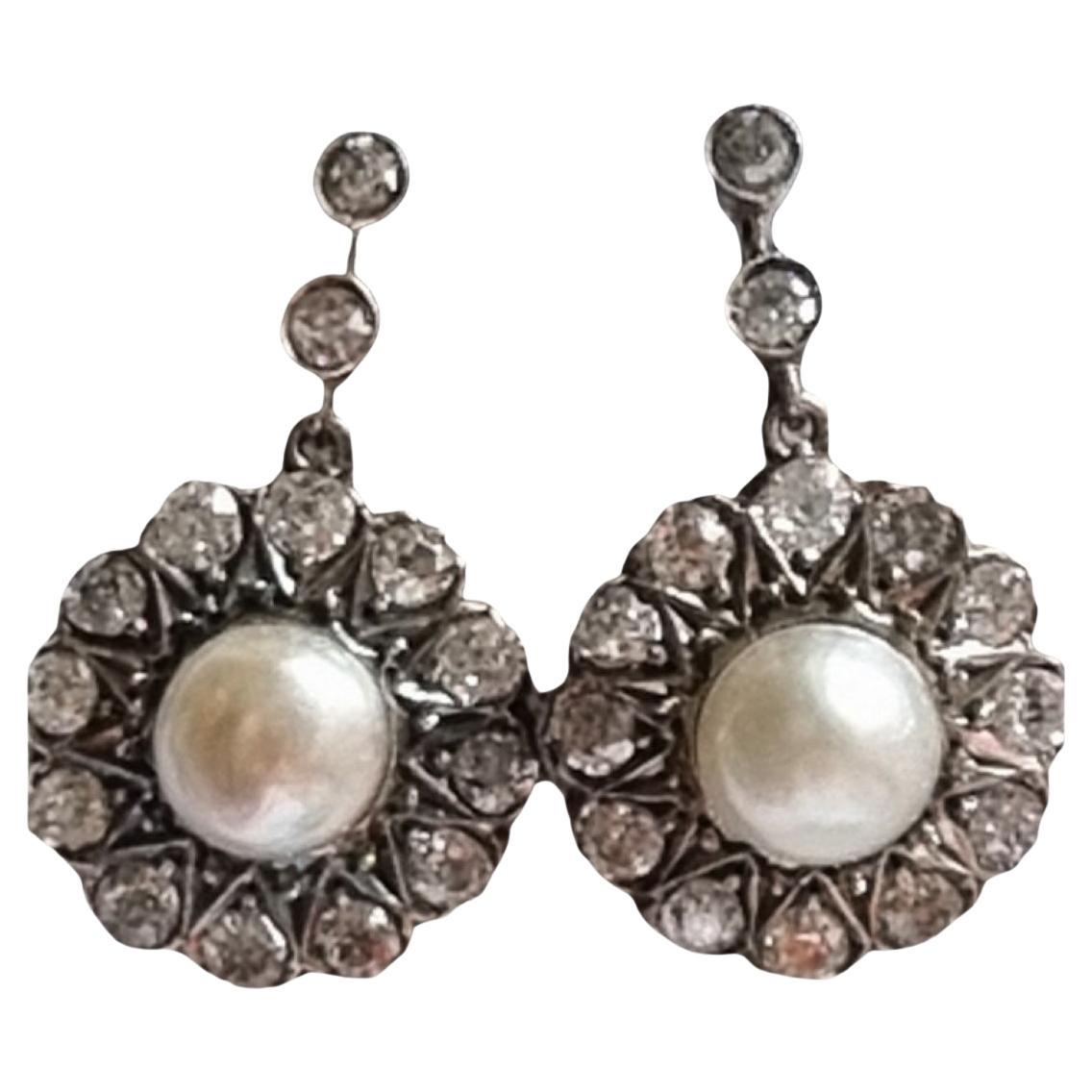 Boucles d'oreilles pendantes victoriennes en perles et diamants ( Fin 19ème / Début 20ème siècle) en vente