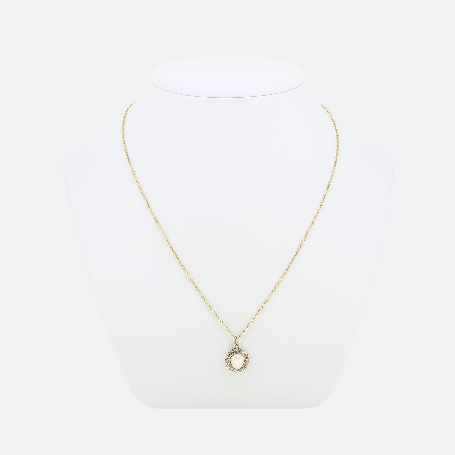 Collier pendentif victorien en perles et diamants Bon état - En vente à London, GB
