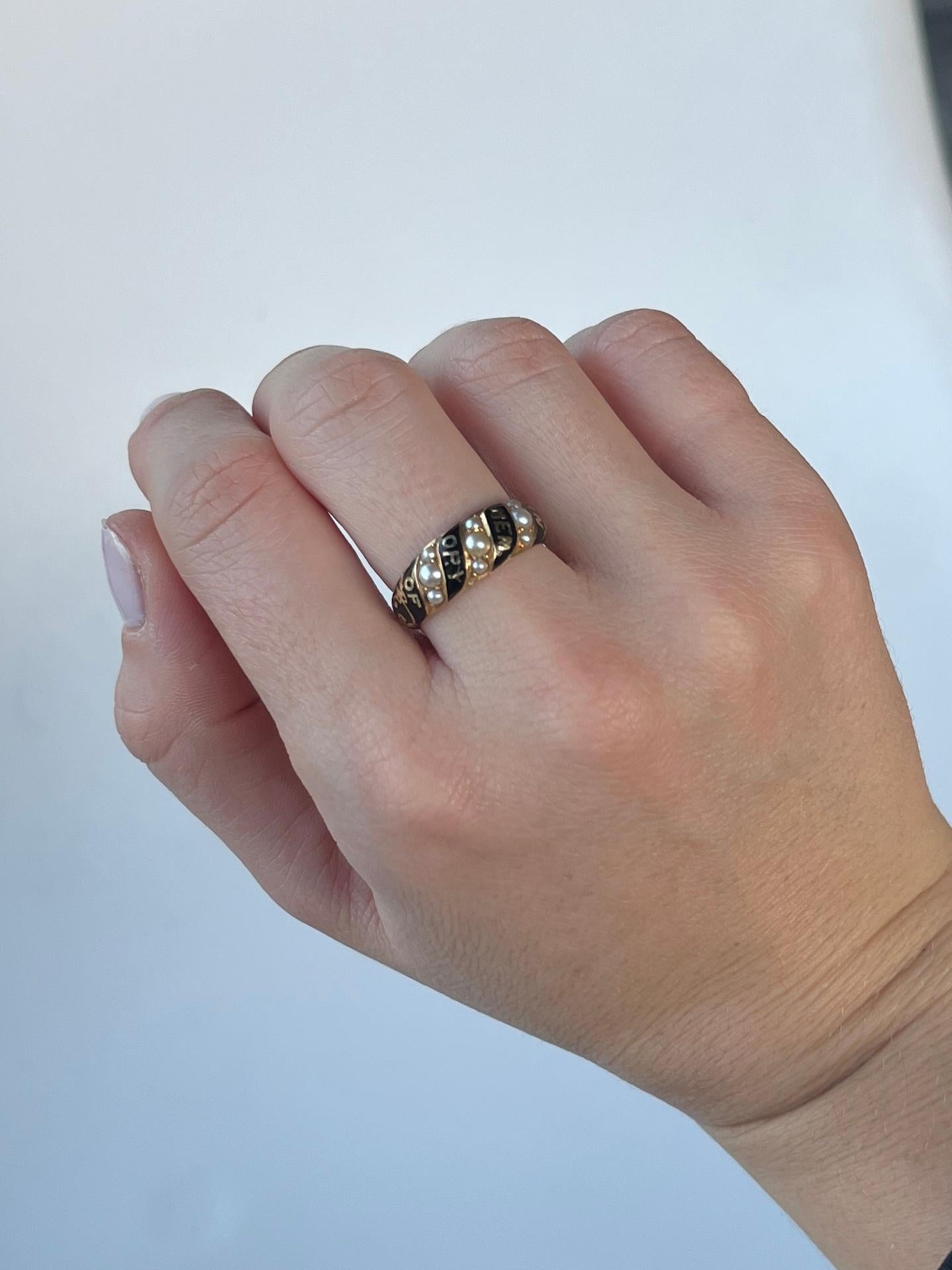 Victorian Pearl and Enamel 9 Carat Gold Mourning Ring In Good Condition For Sale In Chipping Campden, GB