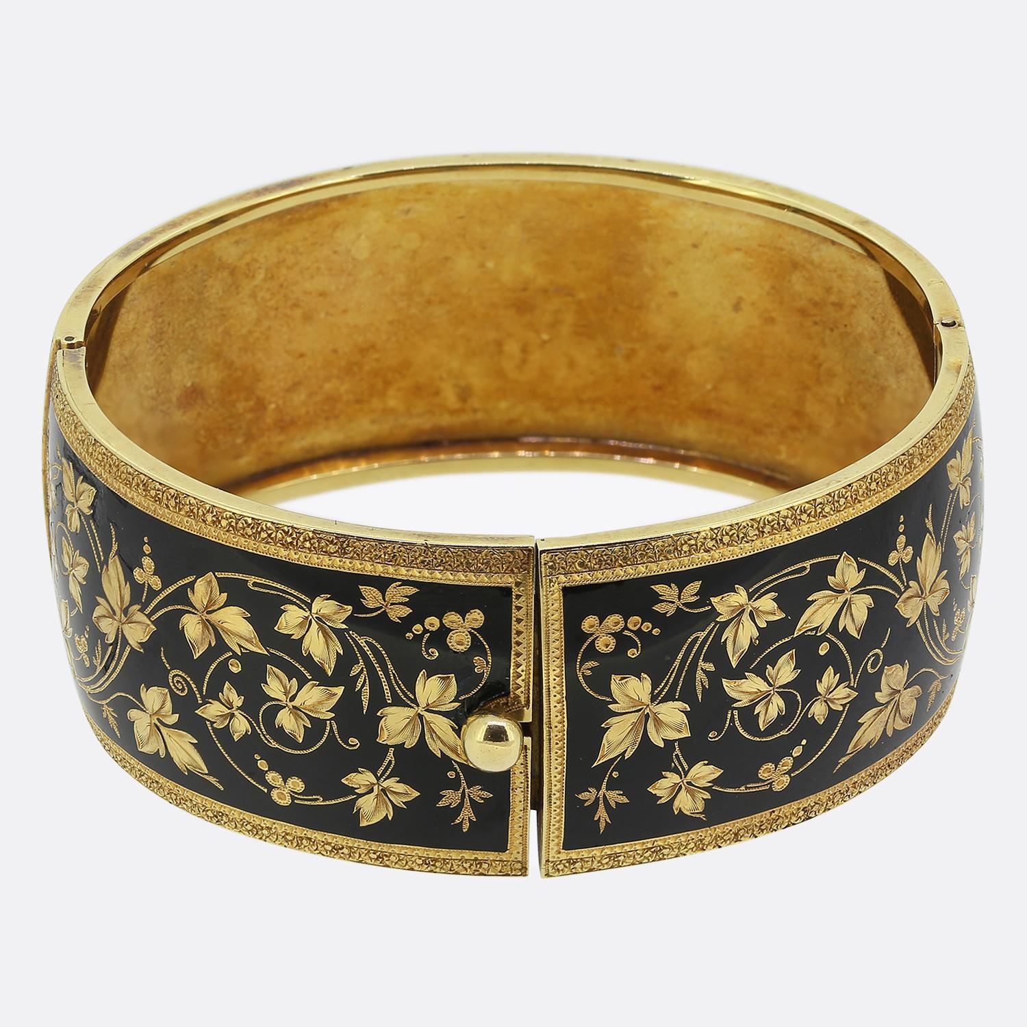 Viktorianischer Perlen- und Emaille-Armreif mit Blättern im Zustand „Gut“ im Angebot in London, GB