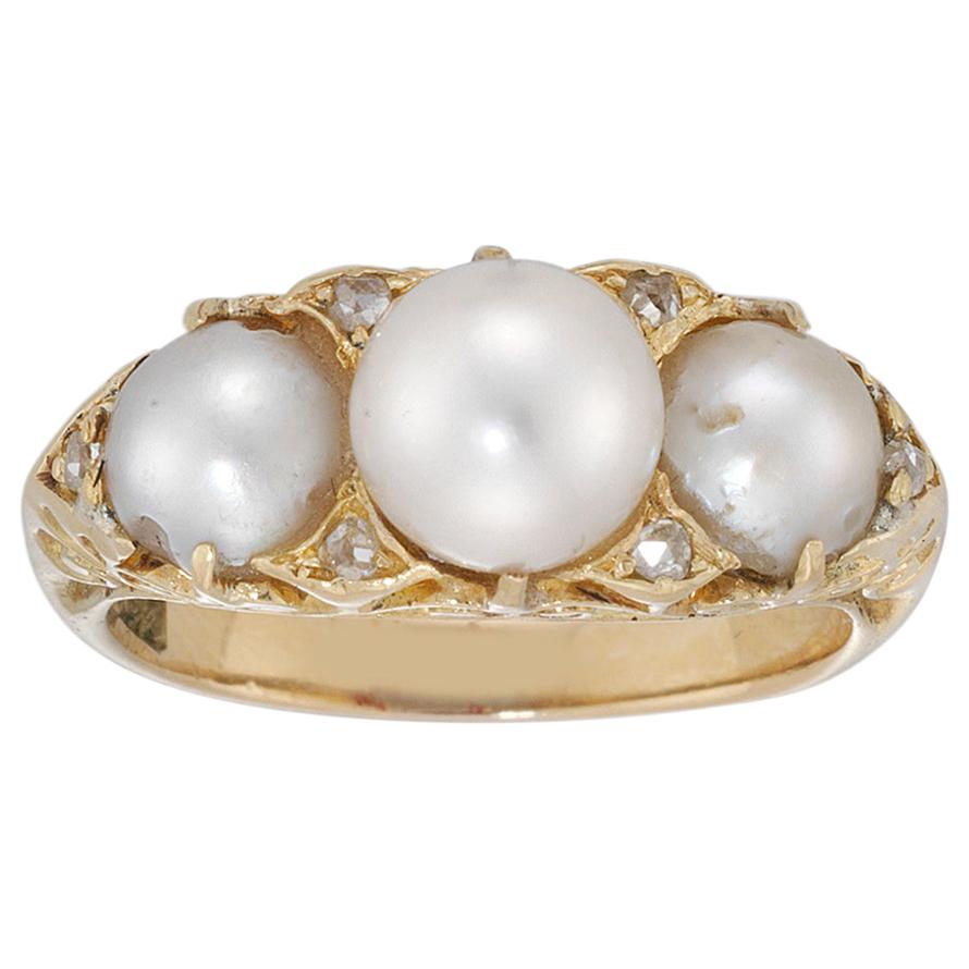 Viktorianischer Perlen- und Goldring im Angebot