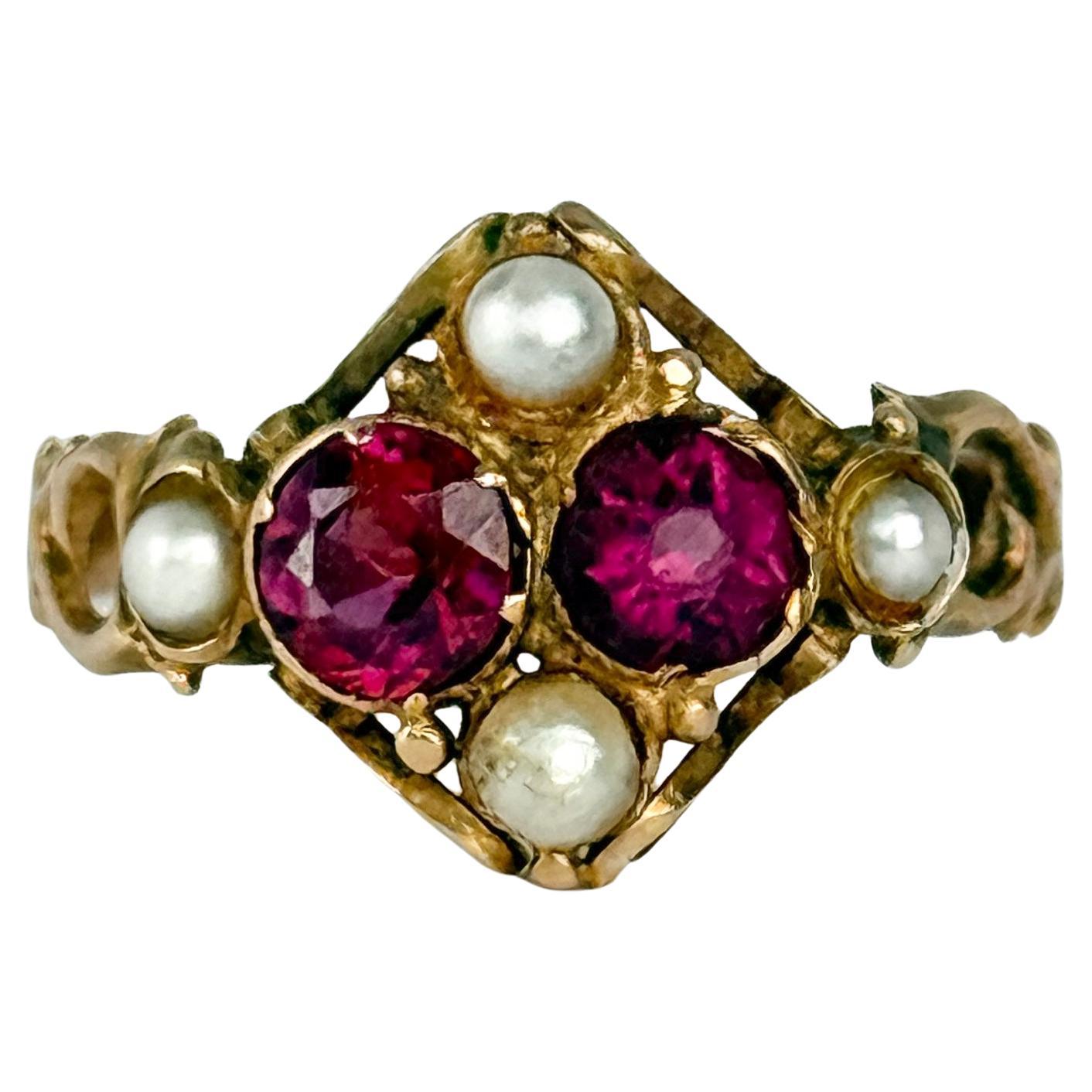 Anello vittoriano con perle e tormalina in oro 15 carati in vendita