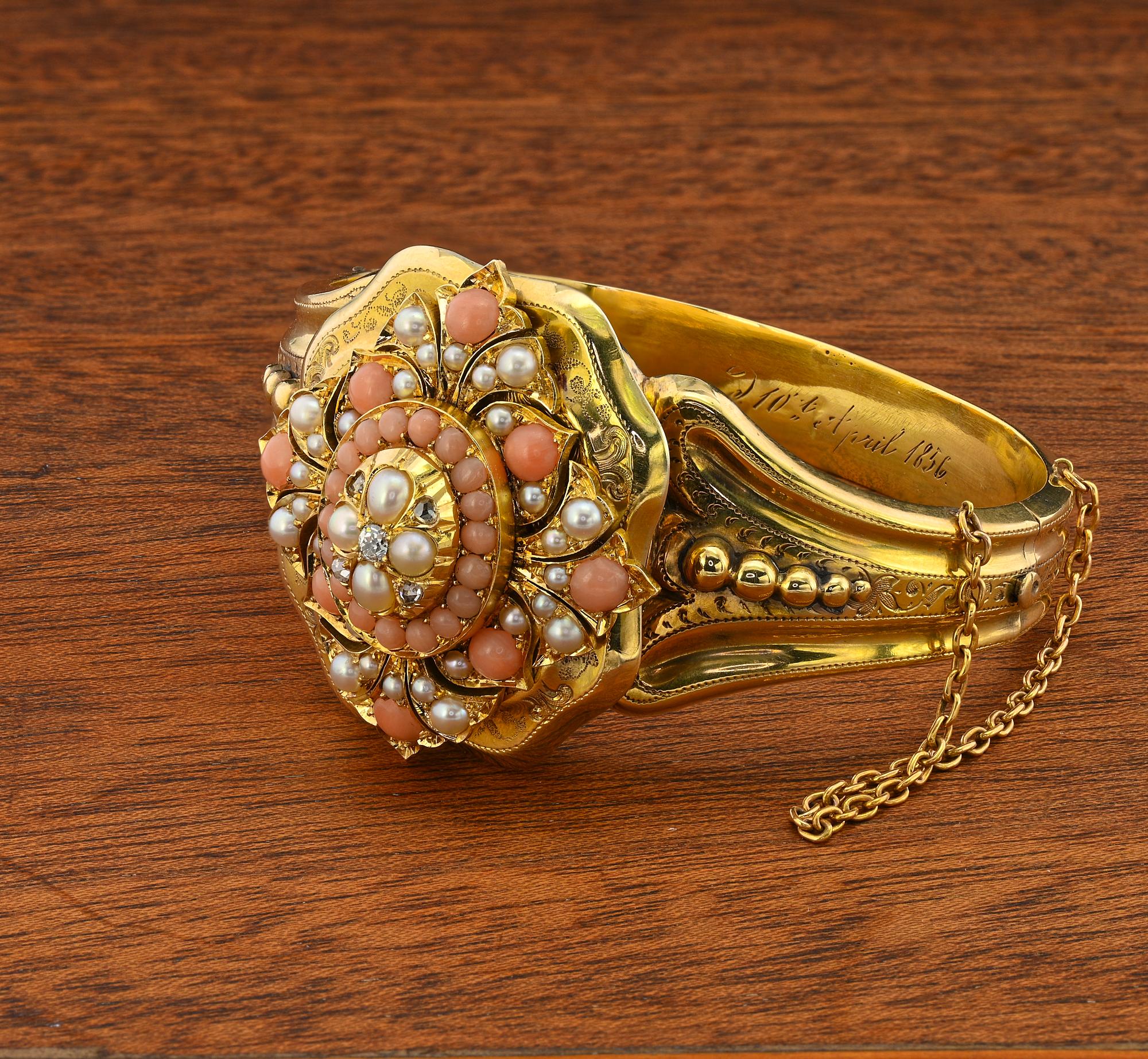 Viktorianischer Perlen-Koralle-Diamant-Medaillon-Blumenarmreif 18 KT Damen im Angebot