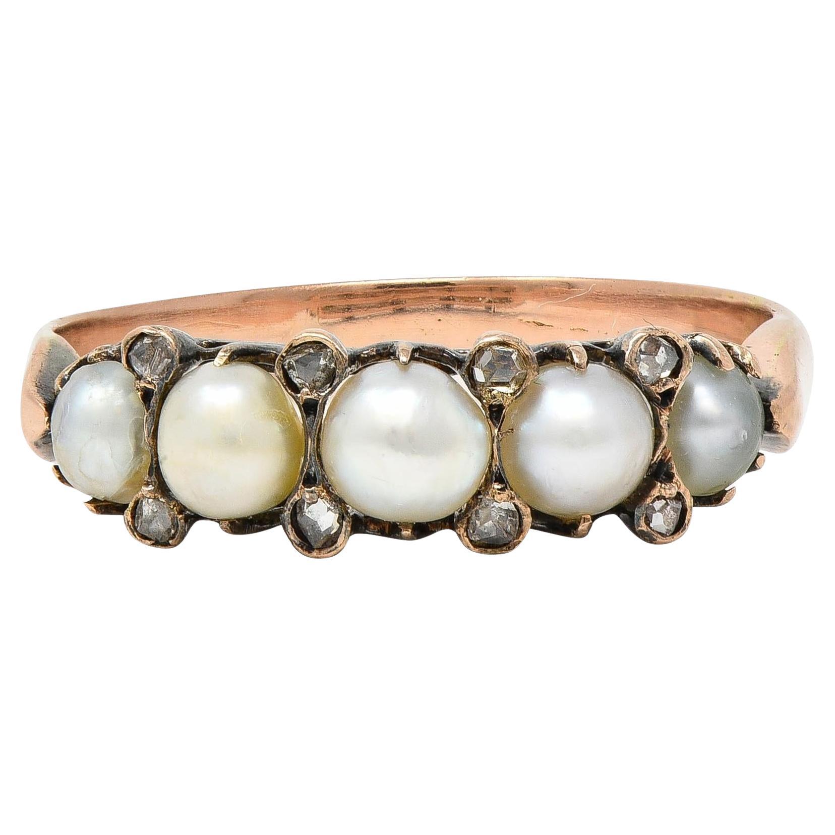 Anillo Antiguo Victoriano de Oro Rosa de 14 Kilates con Diamantes y Perlas