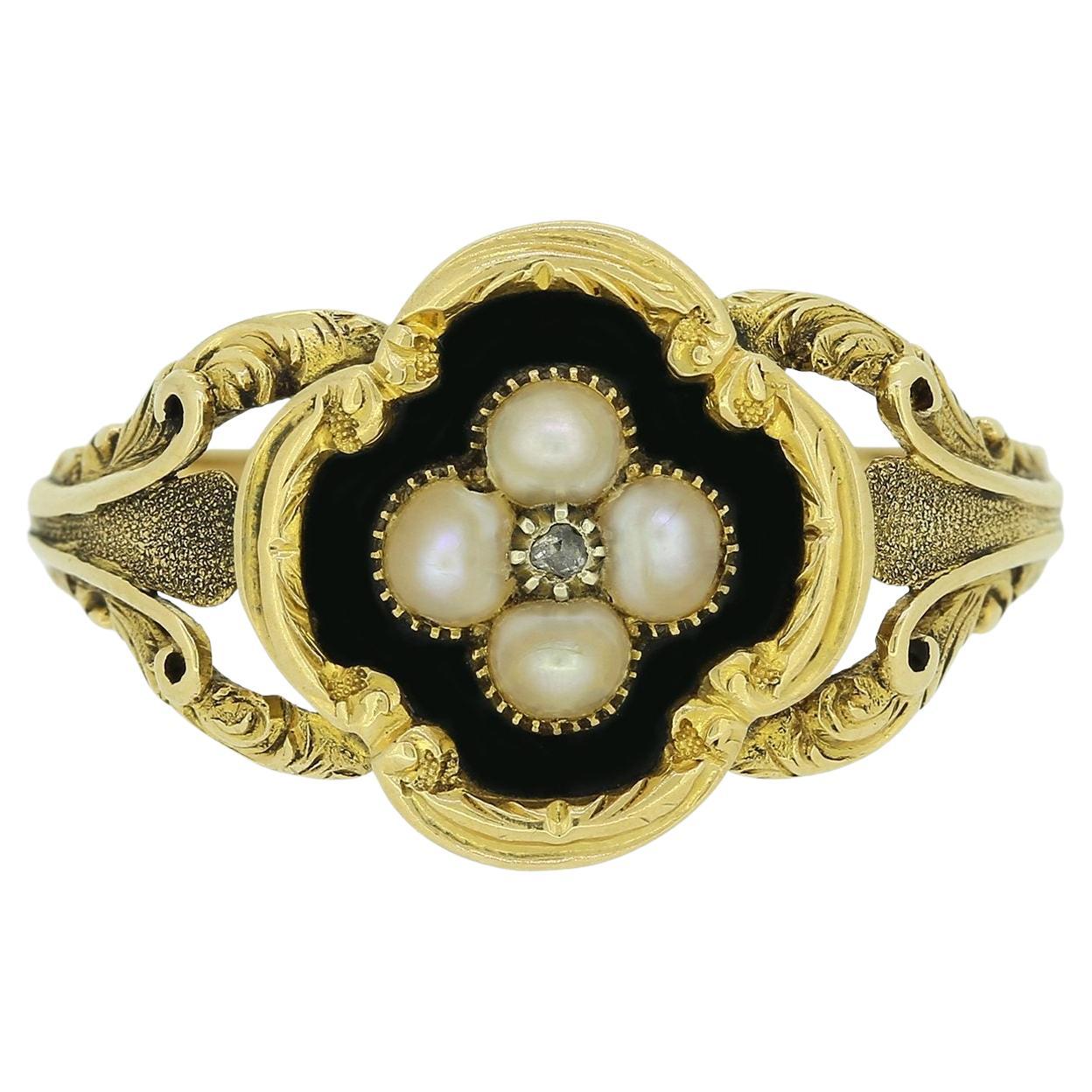 Bague victorienne en perle, diamant et émail avec médaillon de deuil