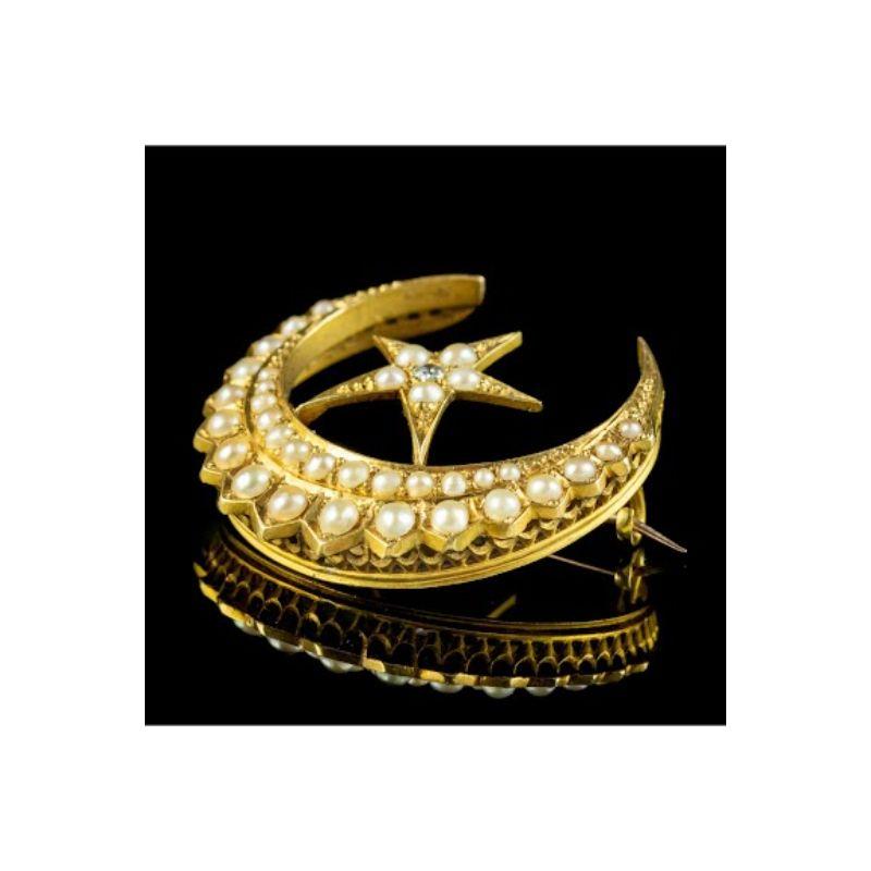 Victorian Pearl Diamond Crescent Moon and Star Brooch in 18 Carat Gold In Good Condition For Sale In Kendal, GB