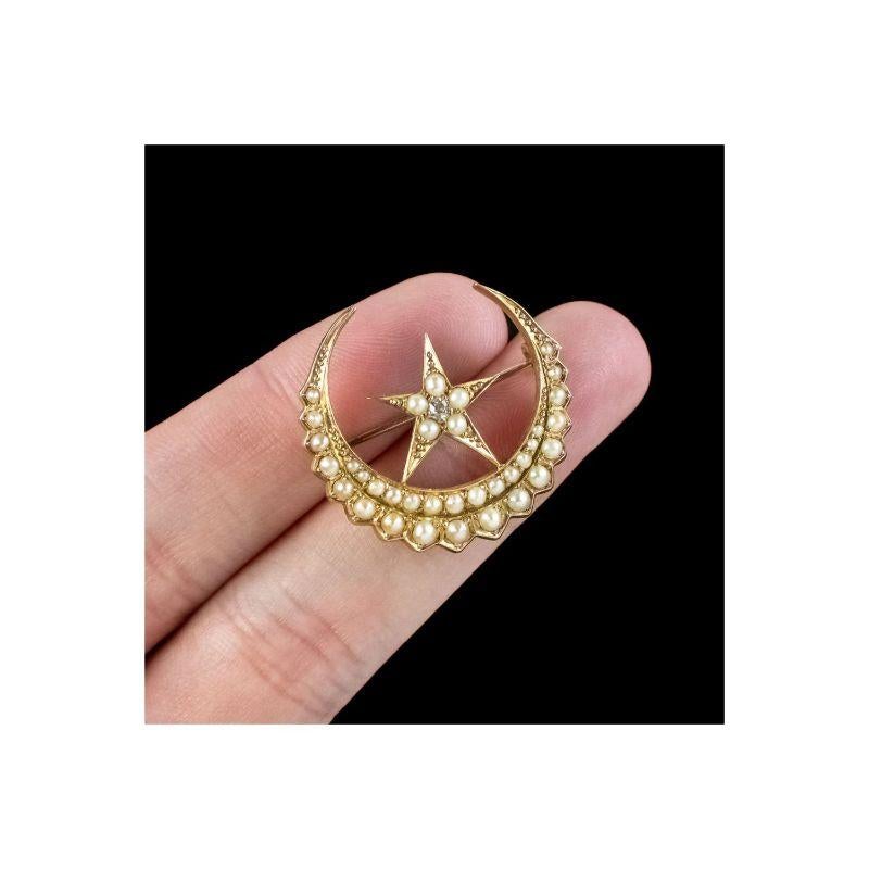 Victorian Pearl Diamond Crescent Moon and Star Brooch in 18 Carat Gold For Sale 1