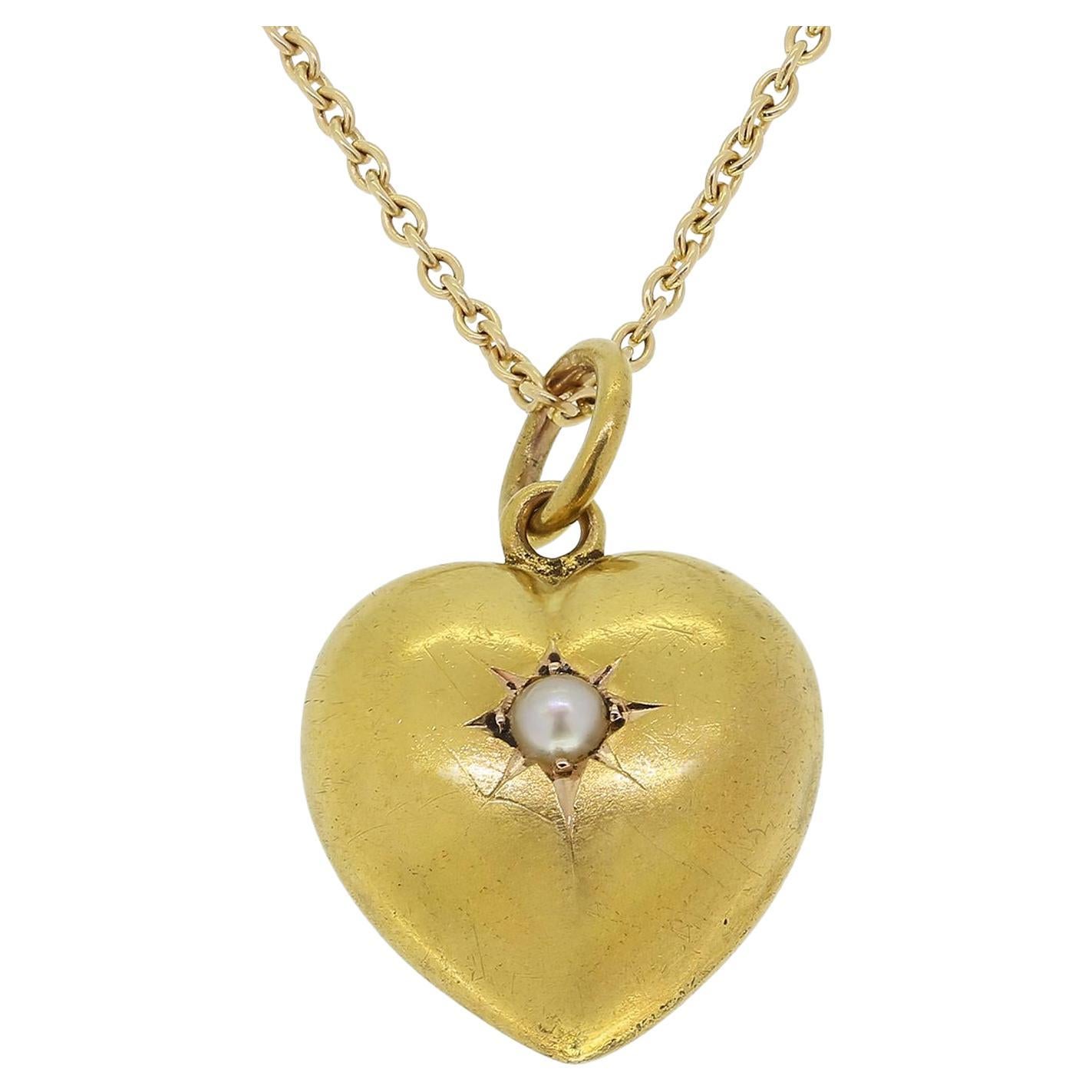 Collier victorien avec pendentif en forme de coeur en perle