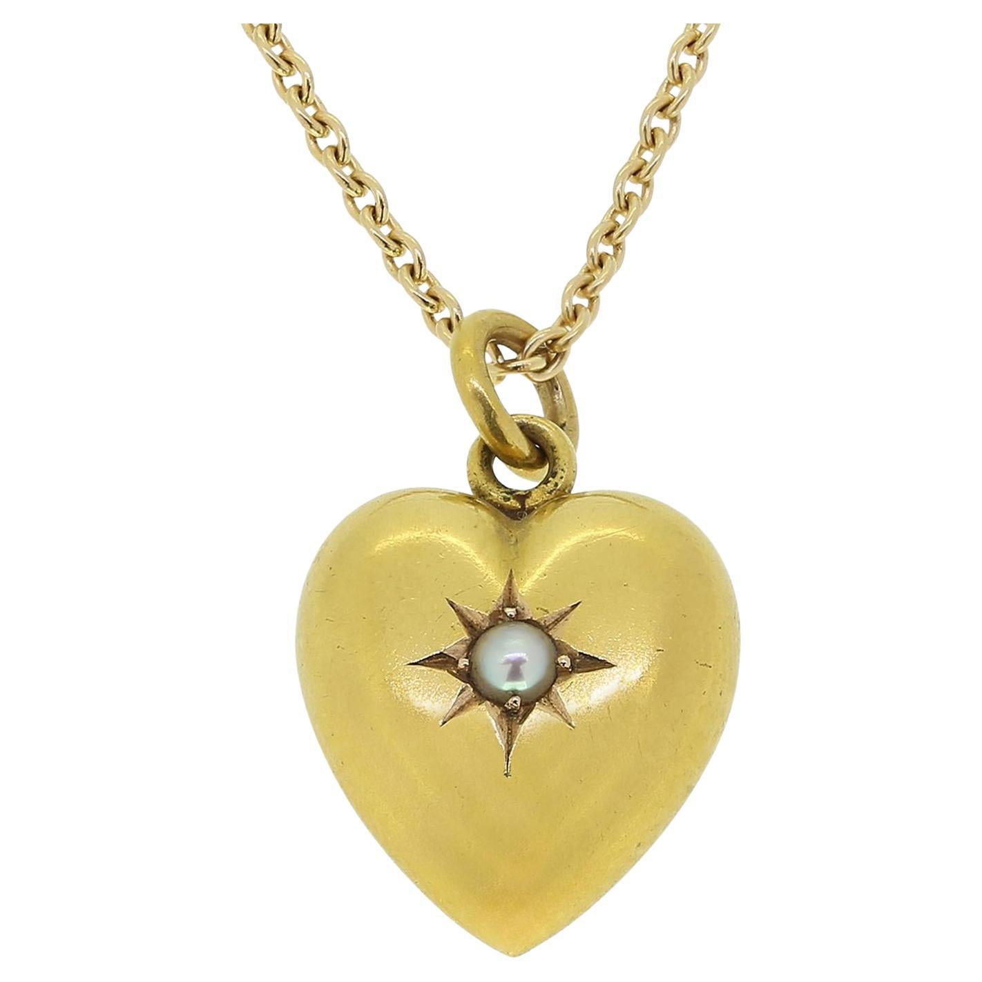 Collier victorien avec pendentif en forme de coeur en perle
