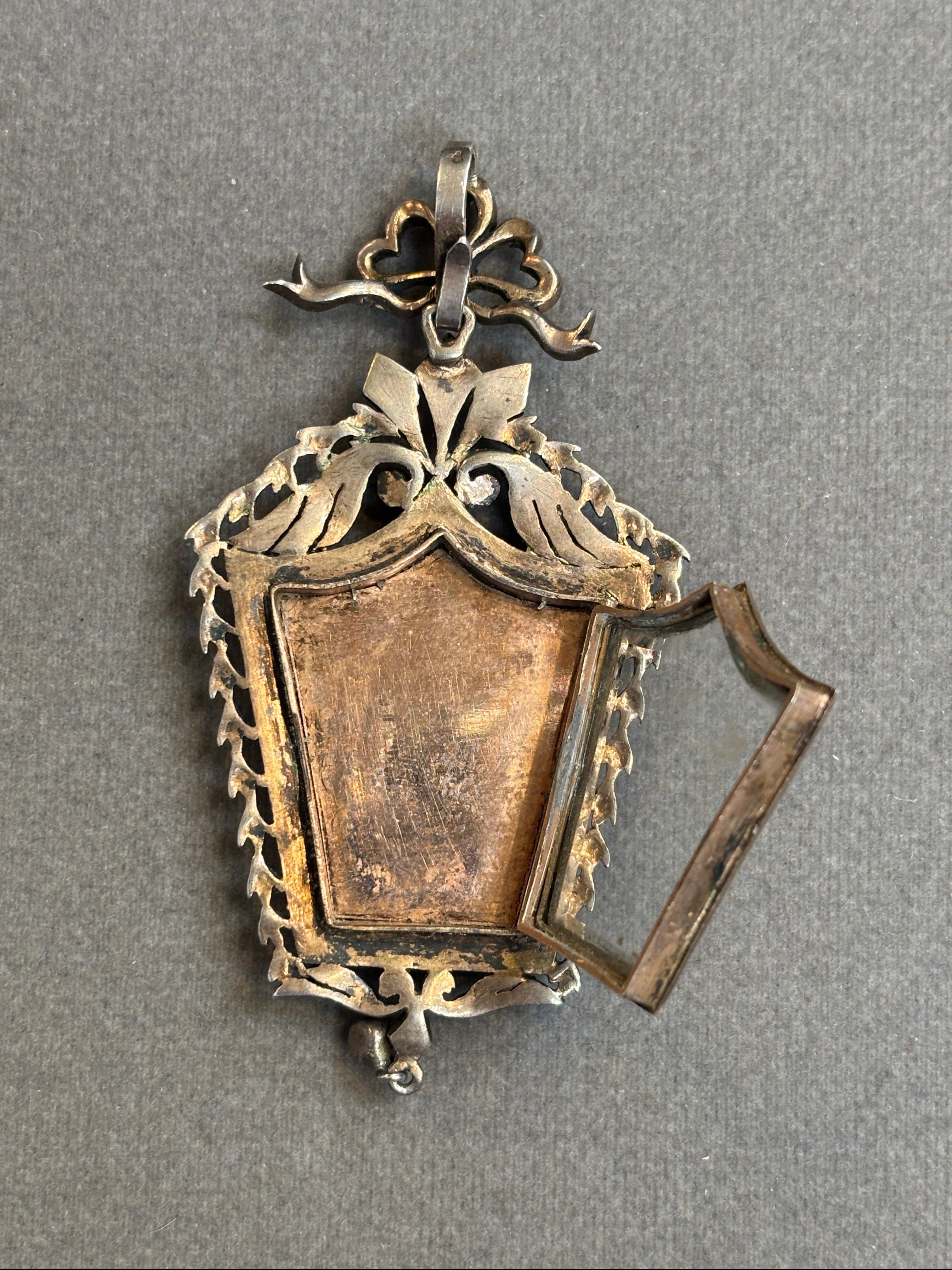 Colgante relicario victoriano de perlas en Excelente estado para la venta en New York, NY