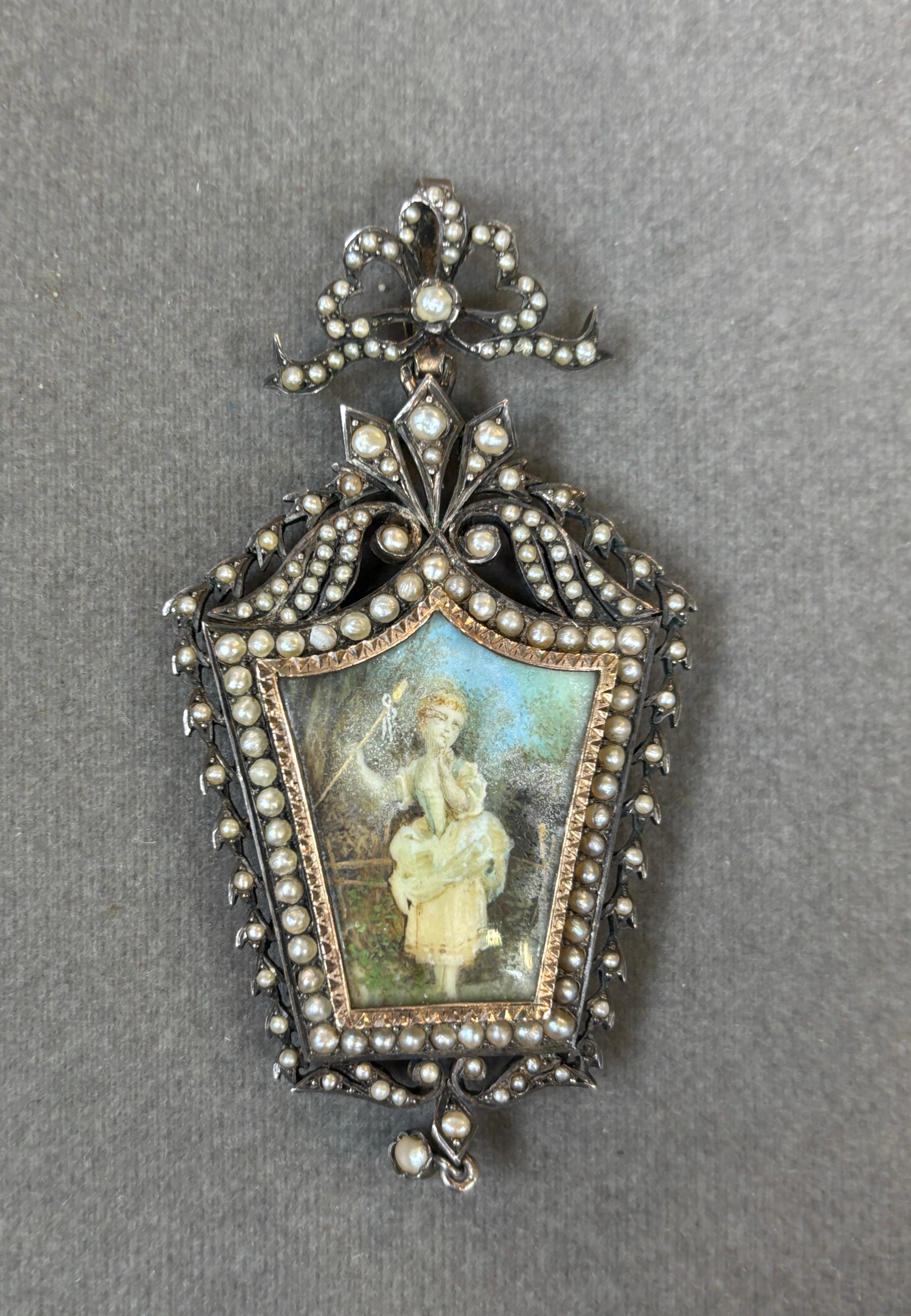 Colgante relicario victoriano de perlas en venta 1