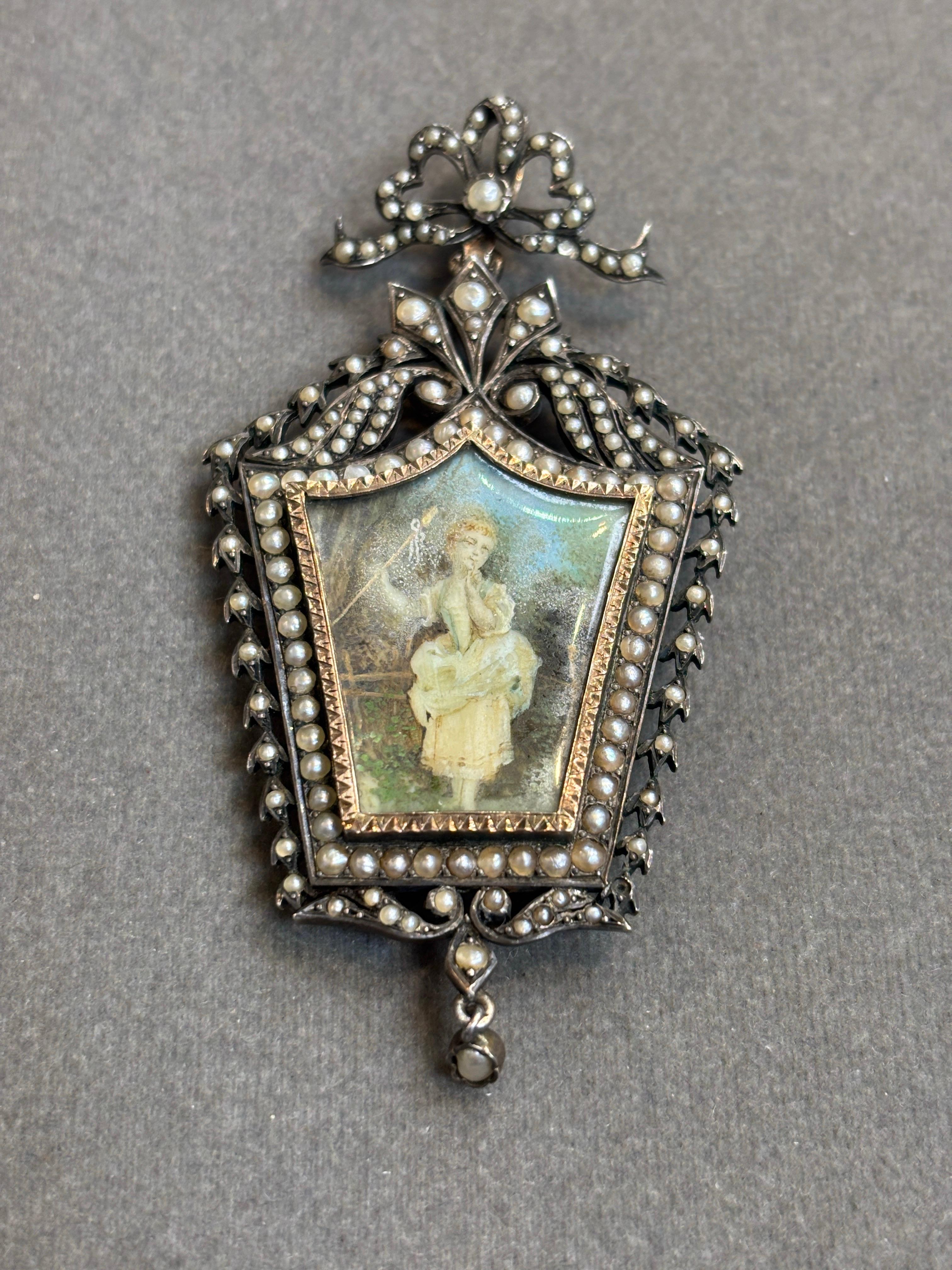 Colgante relicario victoriano de perlas en venta 3