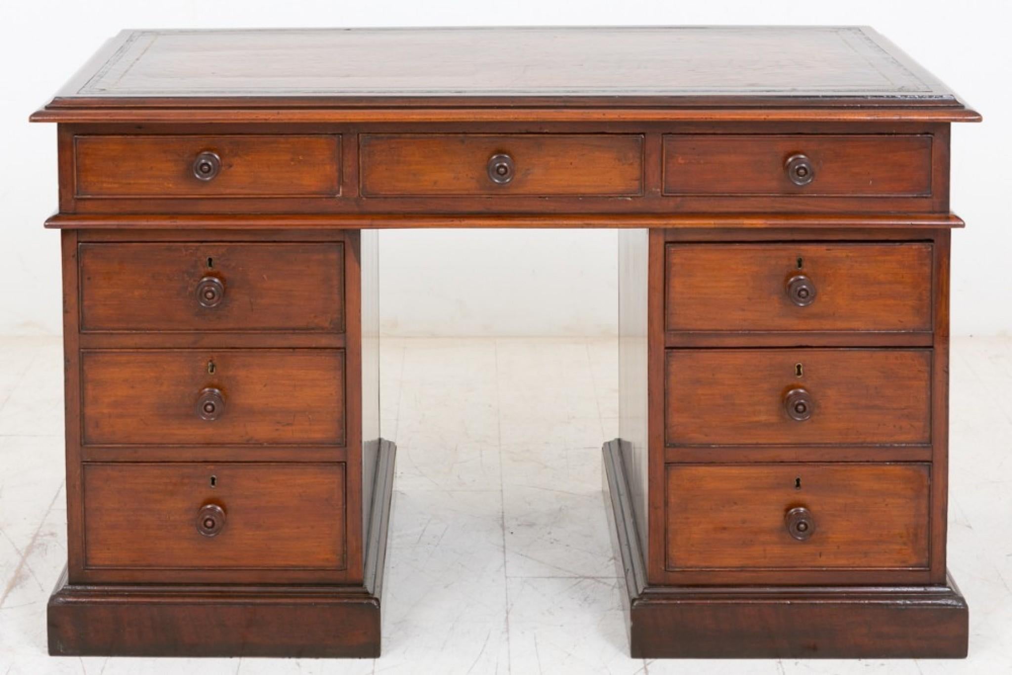 Victorian Pedestal Desk Antique Mahogany Writing Table, 1850 For Sale 3