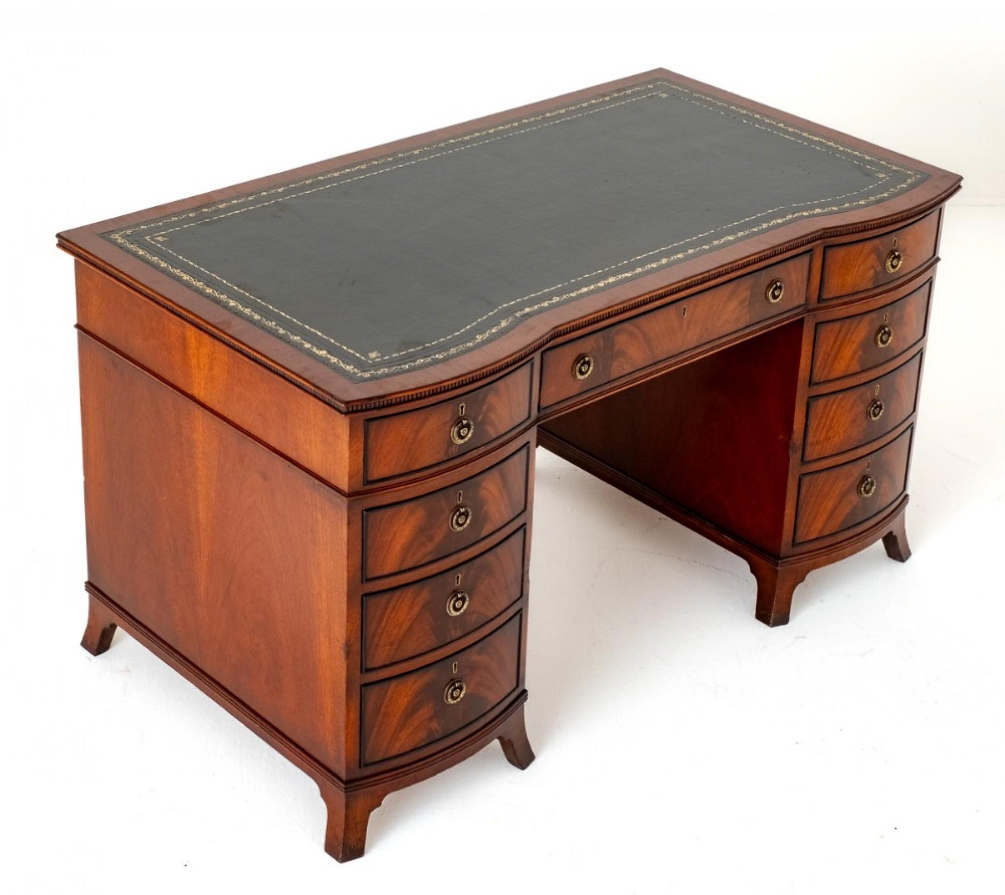Victorian Pedestal Desk Mahogany 1900 Writing Table For Sale 5