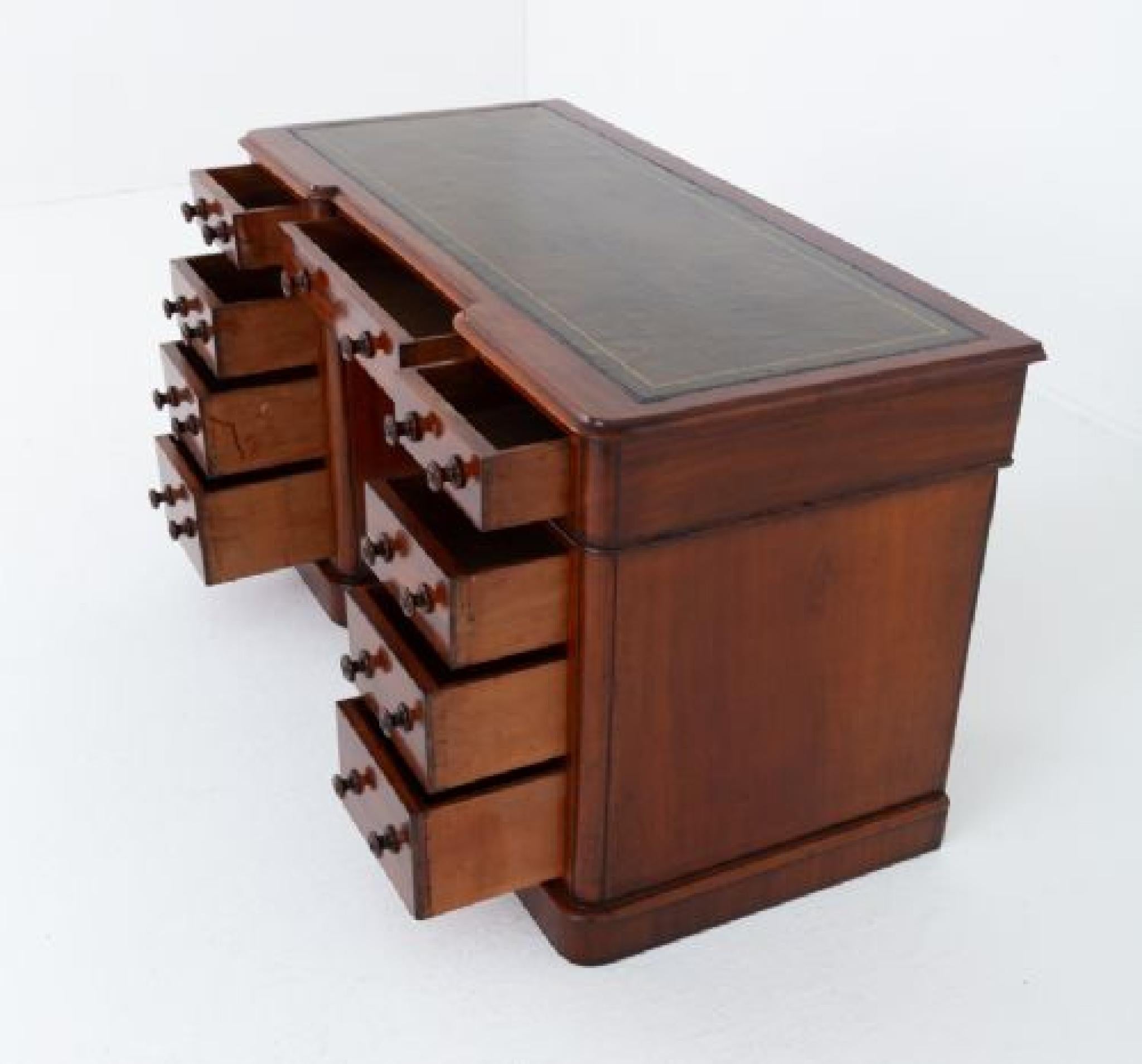 Vittoriano Scrivania vittoriana a piedistallo in mogano antico 1860 in vendita