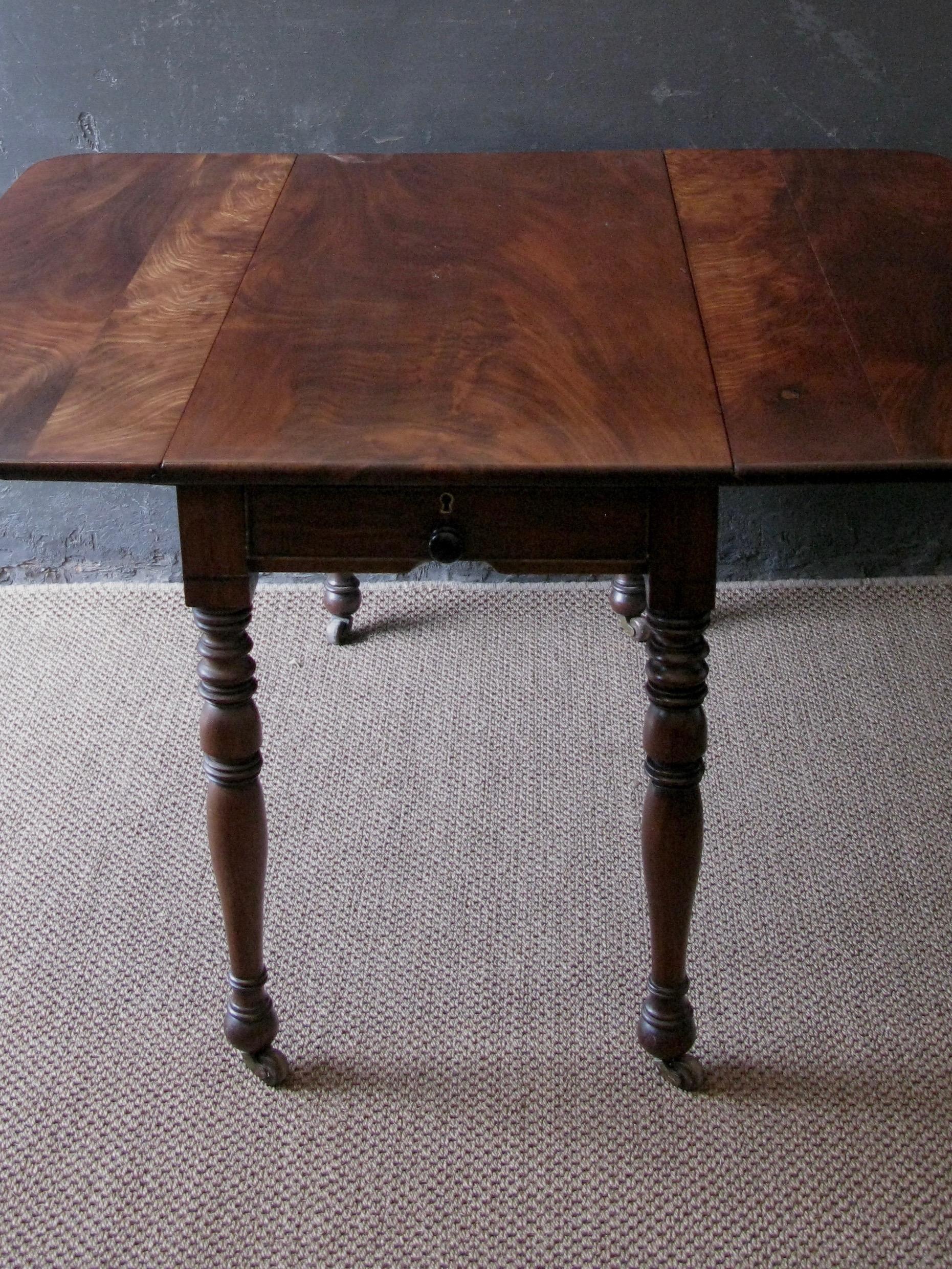 High Victorian Victorian Pembroke Table, English, 19th Century, Flame Mahogany, Small Dining