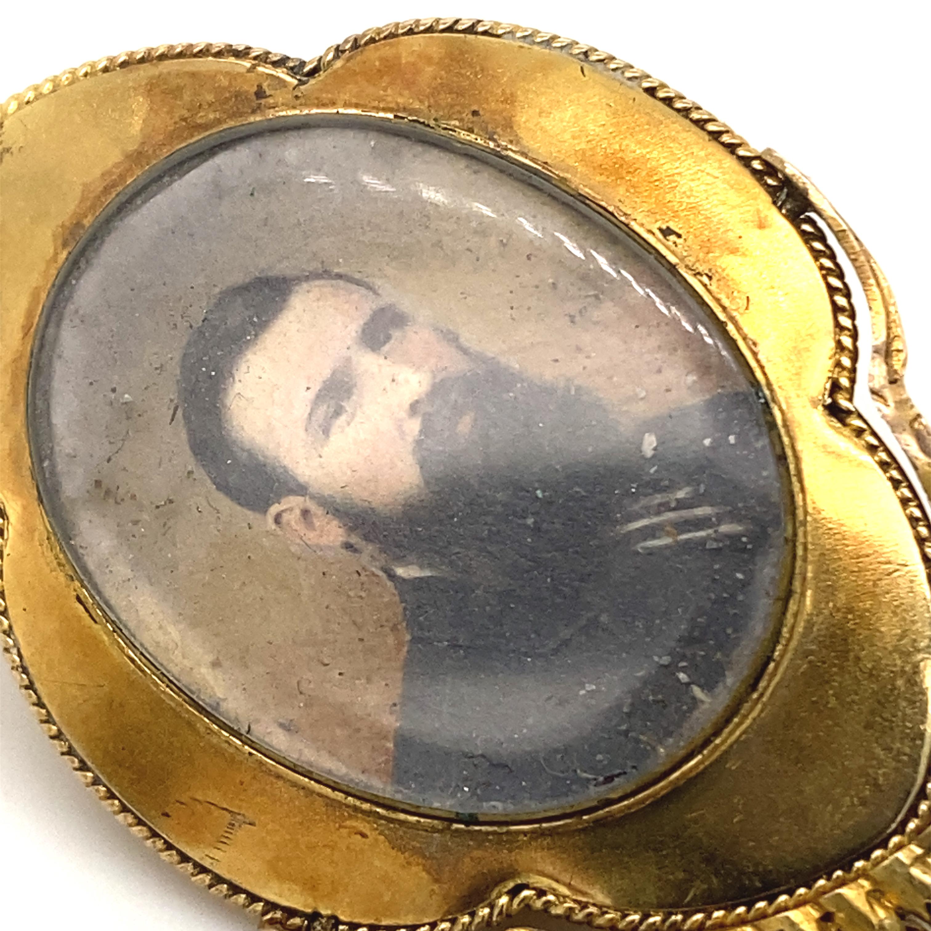 Women's Victorian Pendant 18 Karat Yellow Gold, Circa 1860 For Sale