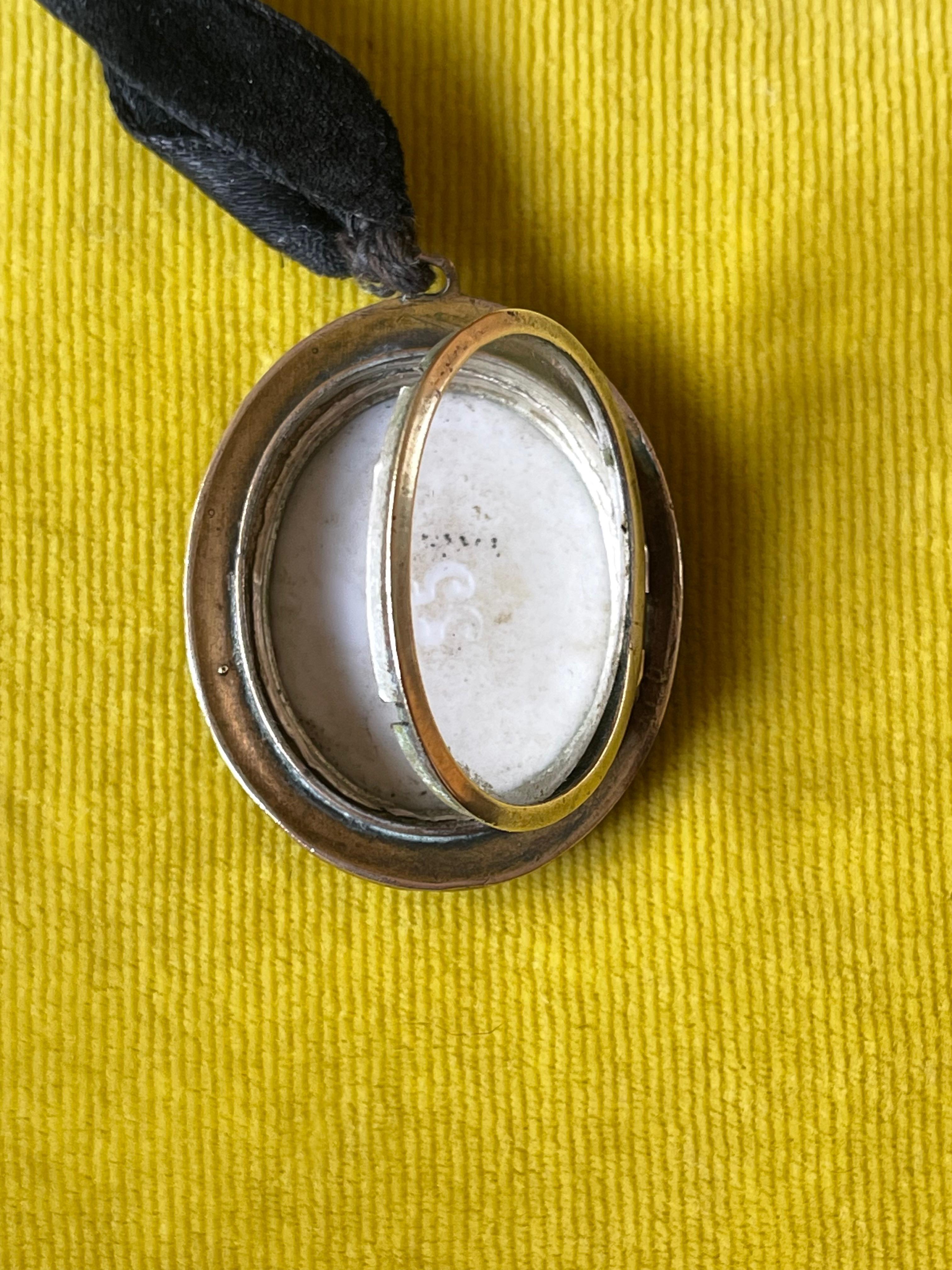 Victorian Pendant Locket around 1910 Brass & Glossy Porcelain Edelweiss, Germany 2