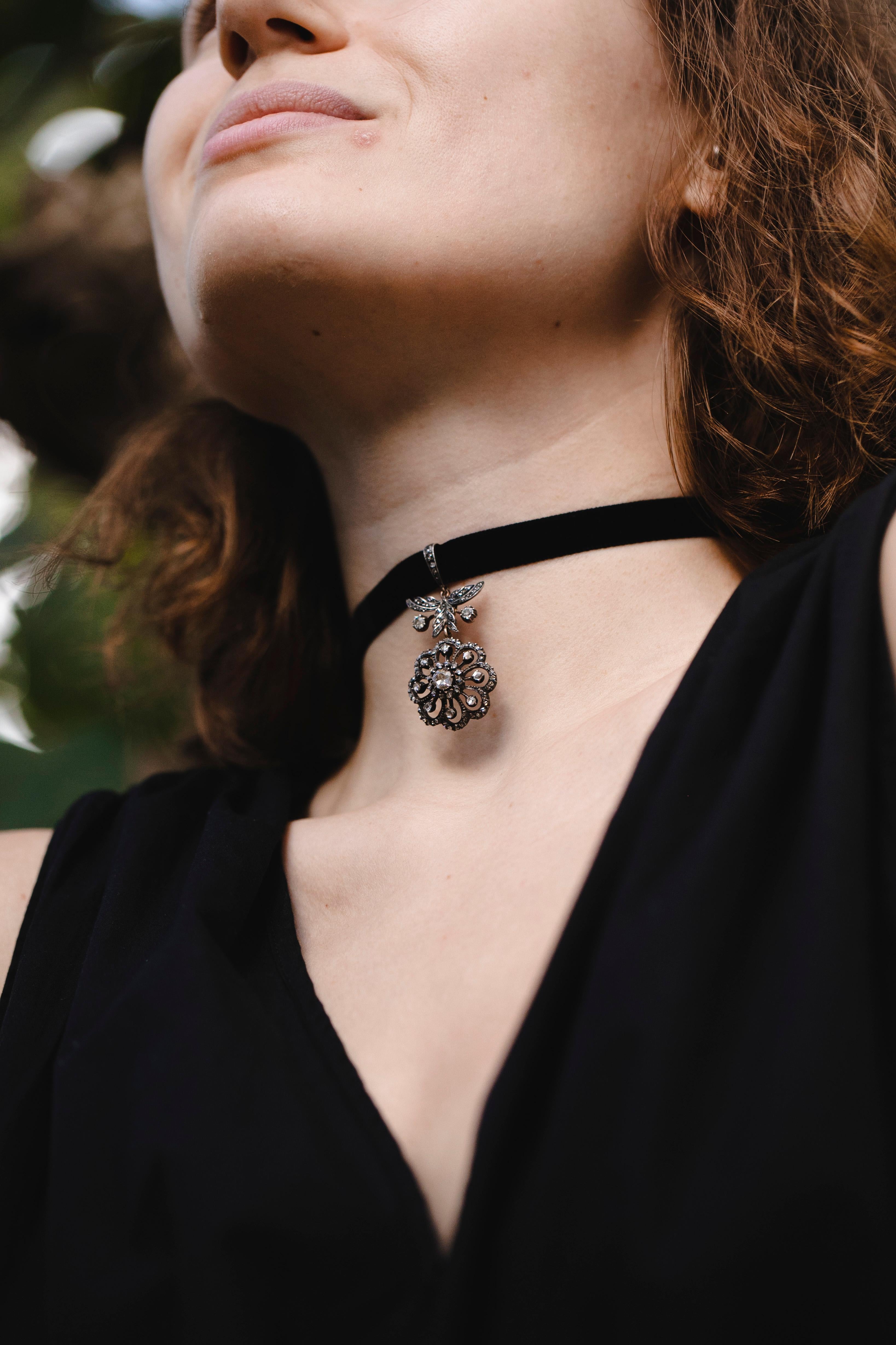 Victorian Pendant Rose-Cut Diamonds Flower Boxed, 1890 For Sale 9