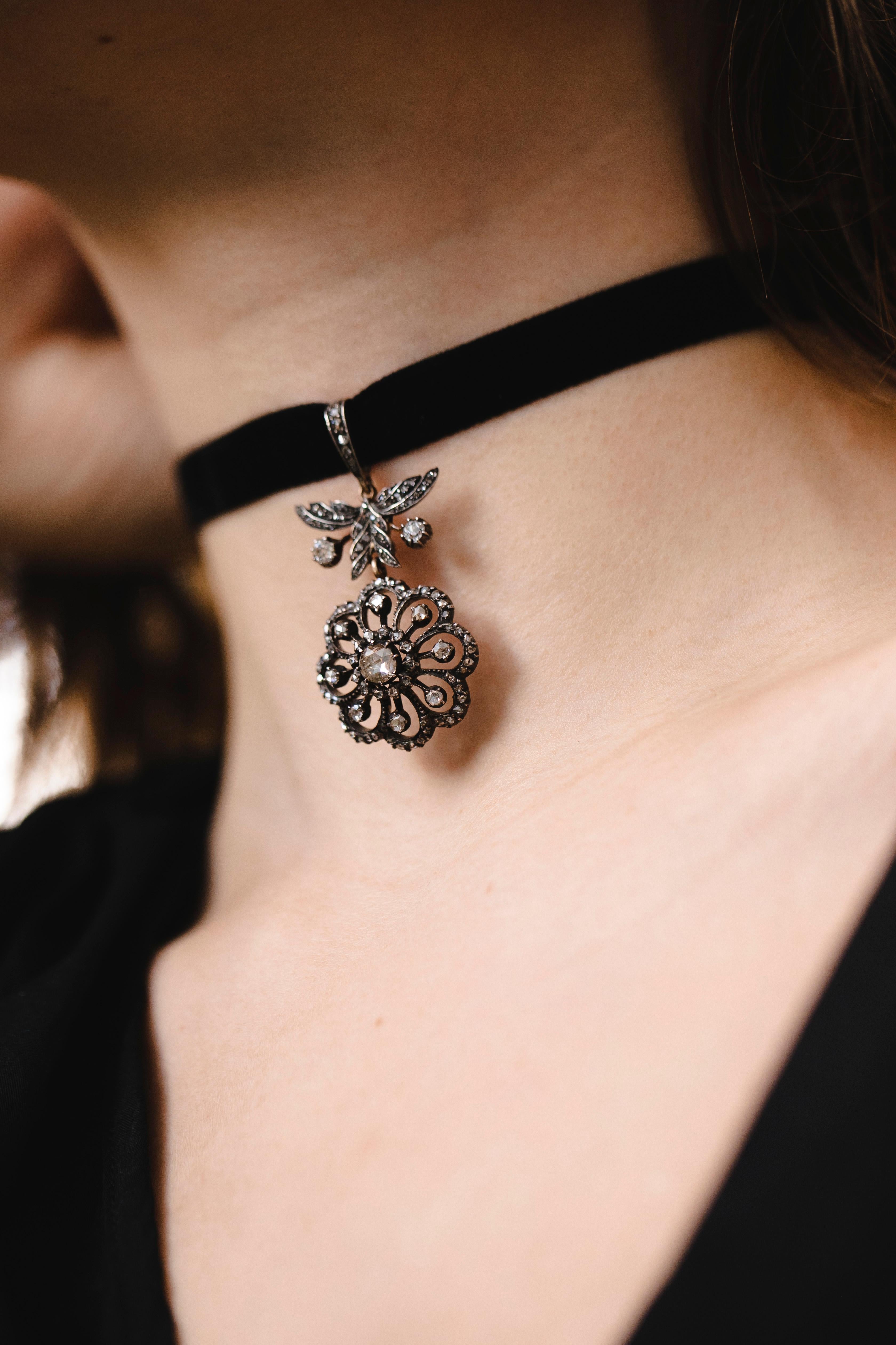 Victorian Pendant Rose-Cut Diamonds Flower Boxed, 1890 In Good Condition For Sale In Herzelia, Tel Aviv