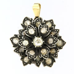 Pendentif victorien avec diamants taillés en rose jusqu
à 0,60ct 14k or et argent