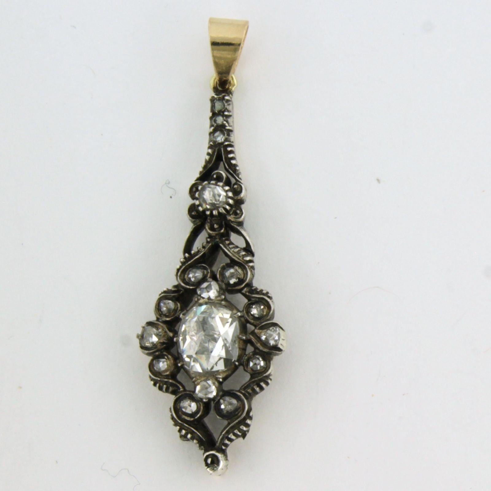 Viktorianischer Anhänger aus 14k Gelbgold und Silber mit Diamanten im Rosenschliff bis zu 1,10 Karat (Frühviktorianisch) im Angebot