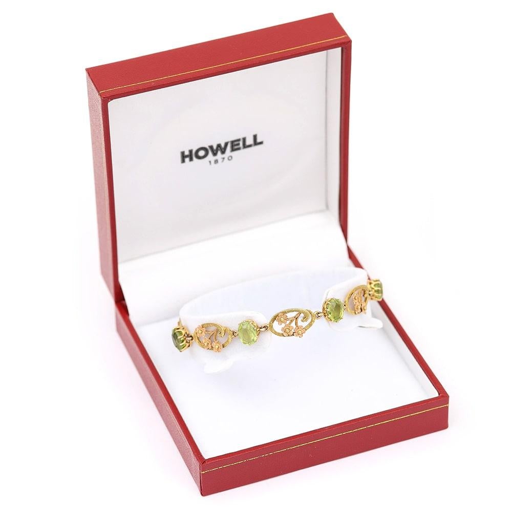 Victorian Peridot and 18 Karat Green, Yellow and Rose Gold Art Nouveau Bracelet 8